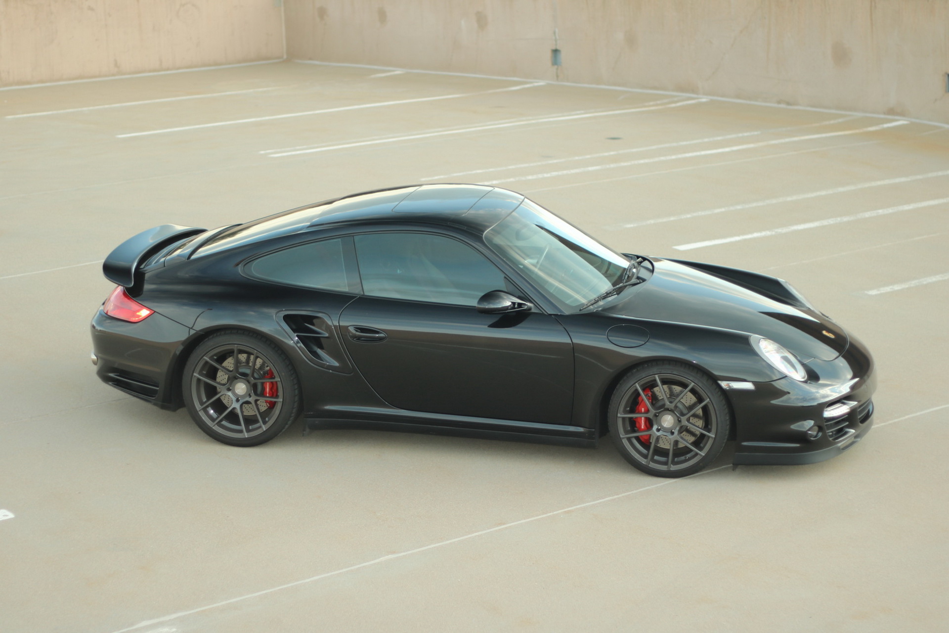 2007 Porsche 911 Turbo Wants To Entice You With Its 6-Speed Manual And Carbon Package