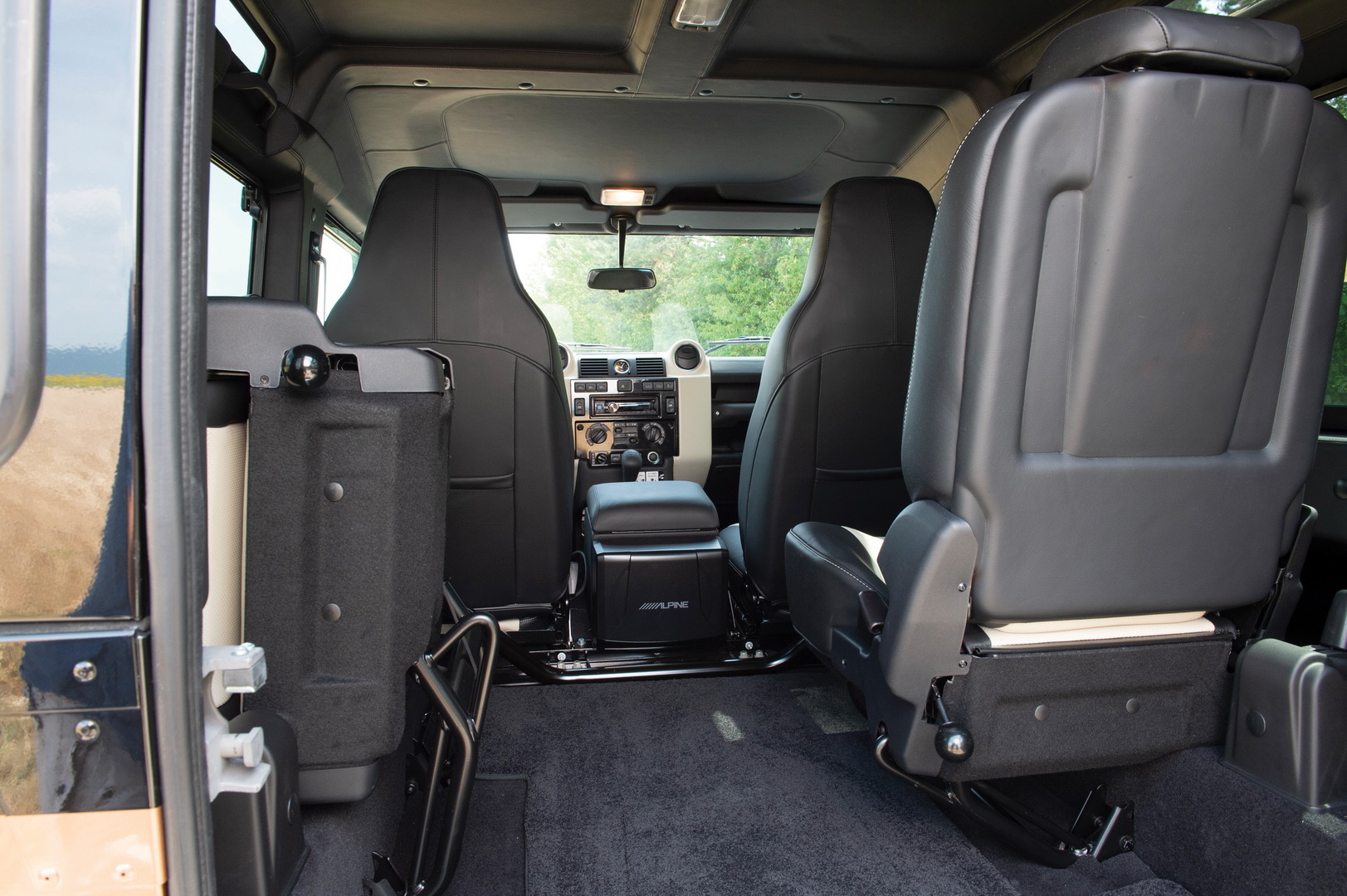 This Brand New 2016 Defender 90 Autobiography Or The Truly New 2020 Defender?