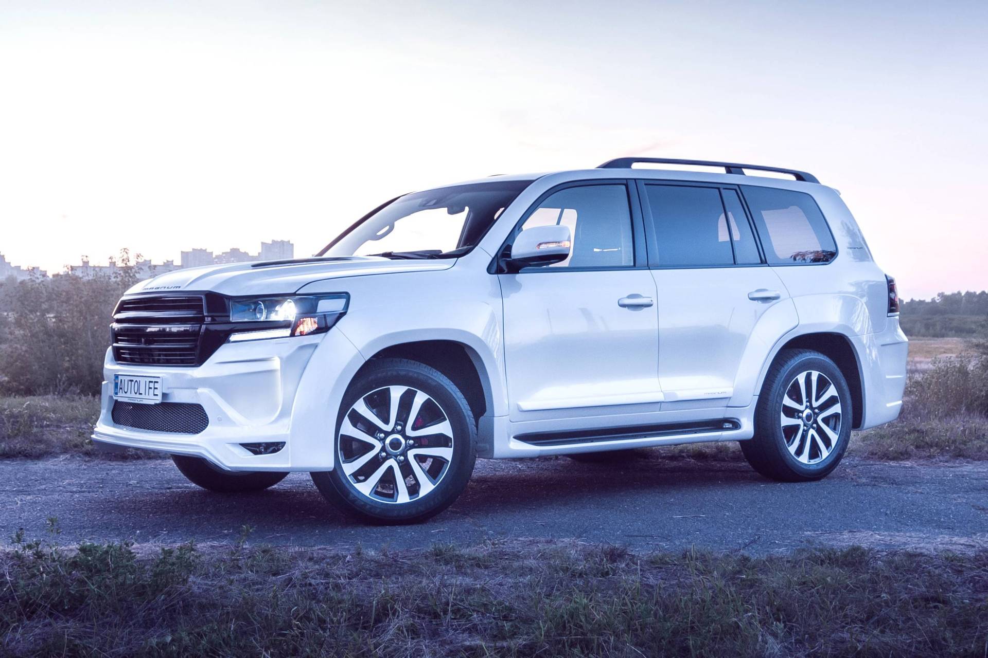 Tuned Toyota Land Cruiser 200 Looks Wild, But Wait Until You See Its Interior