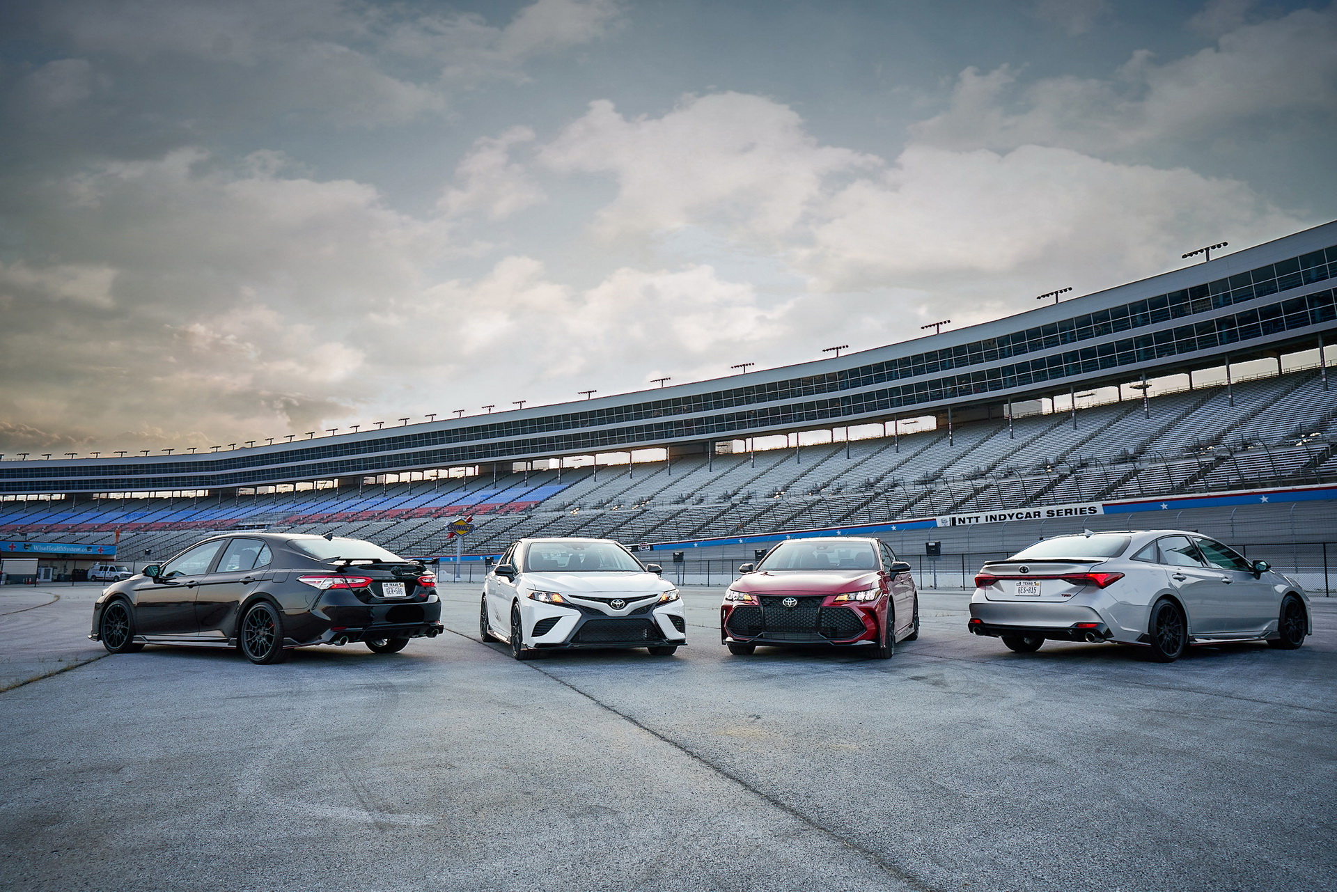 Toyota Details Sporty-Looking Camry And Avalon TRD