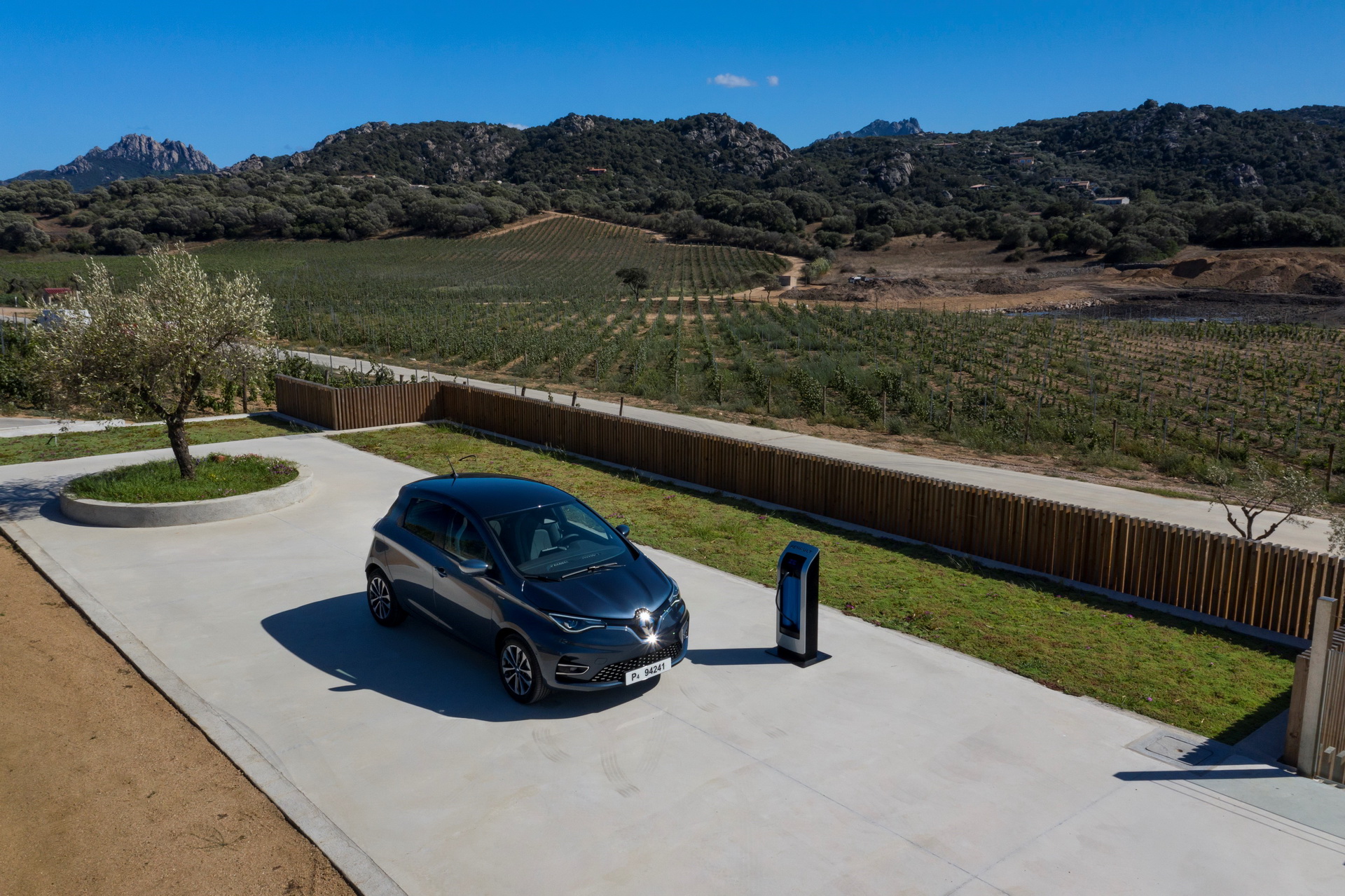 New Renault Zoe EV Launched In Europe With Up To 242 Miles Of Range