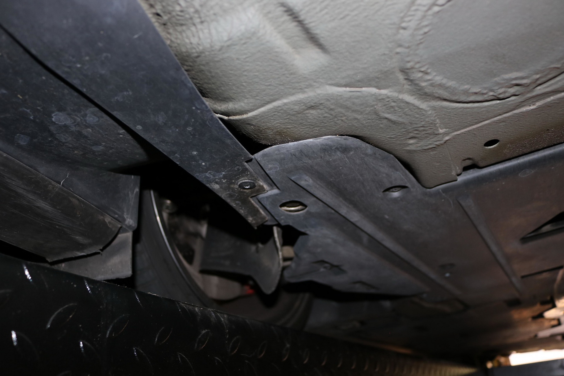 2007 Porsche 911 Turbo Wants To Entice You With Its 6-Speed Manual And Carbon Package