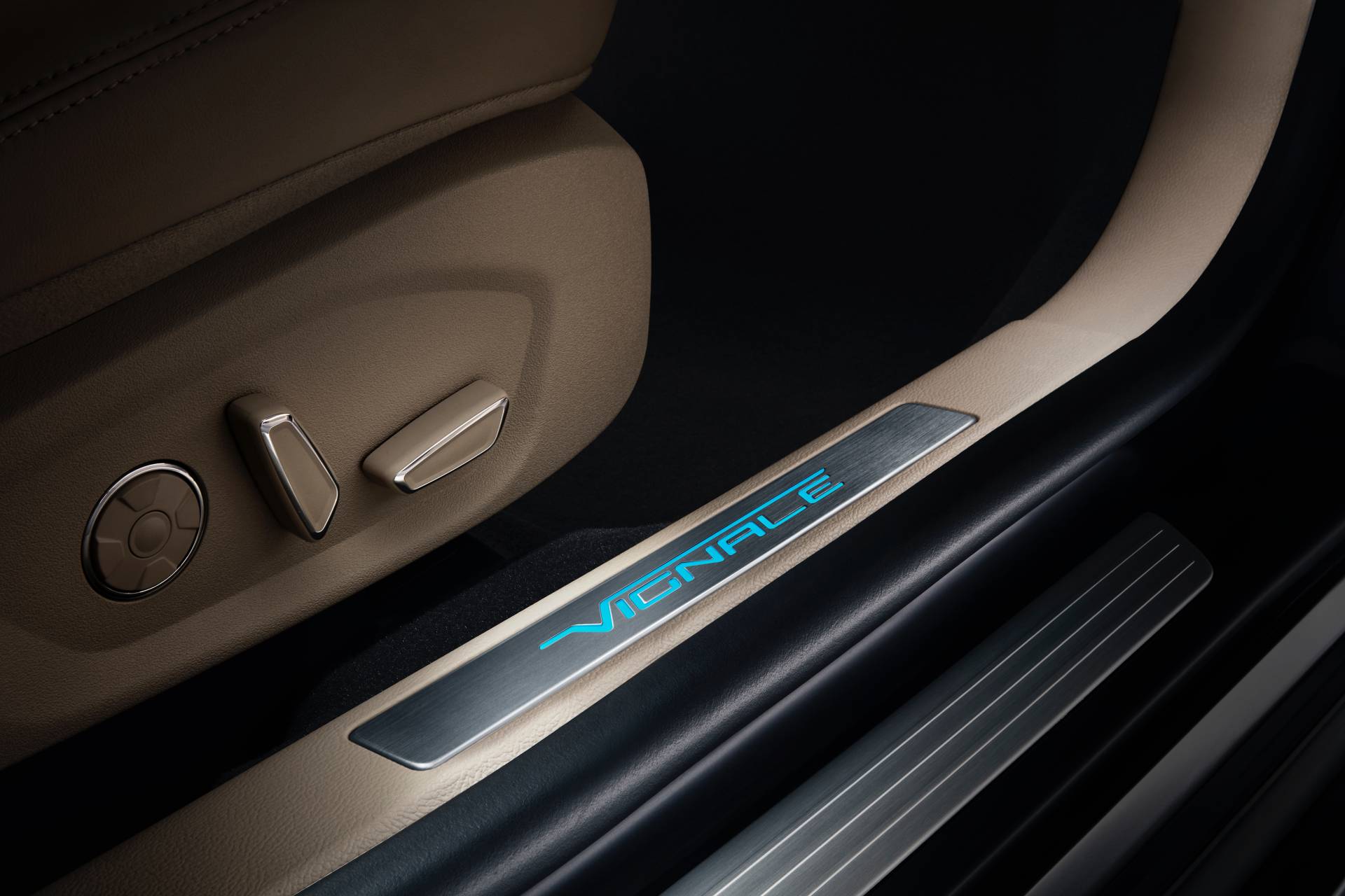 2020 Ford Taurus Vignale Boasts 12.8-Inch Tablet Touchscreen In China