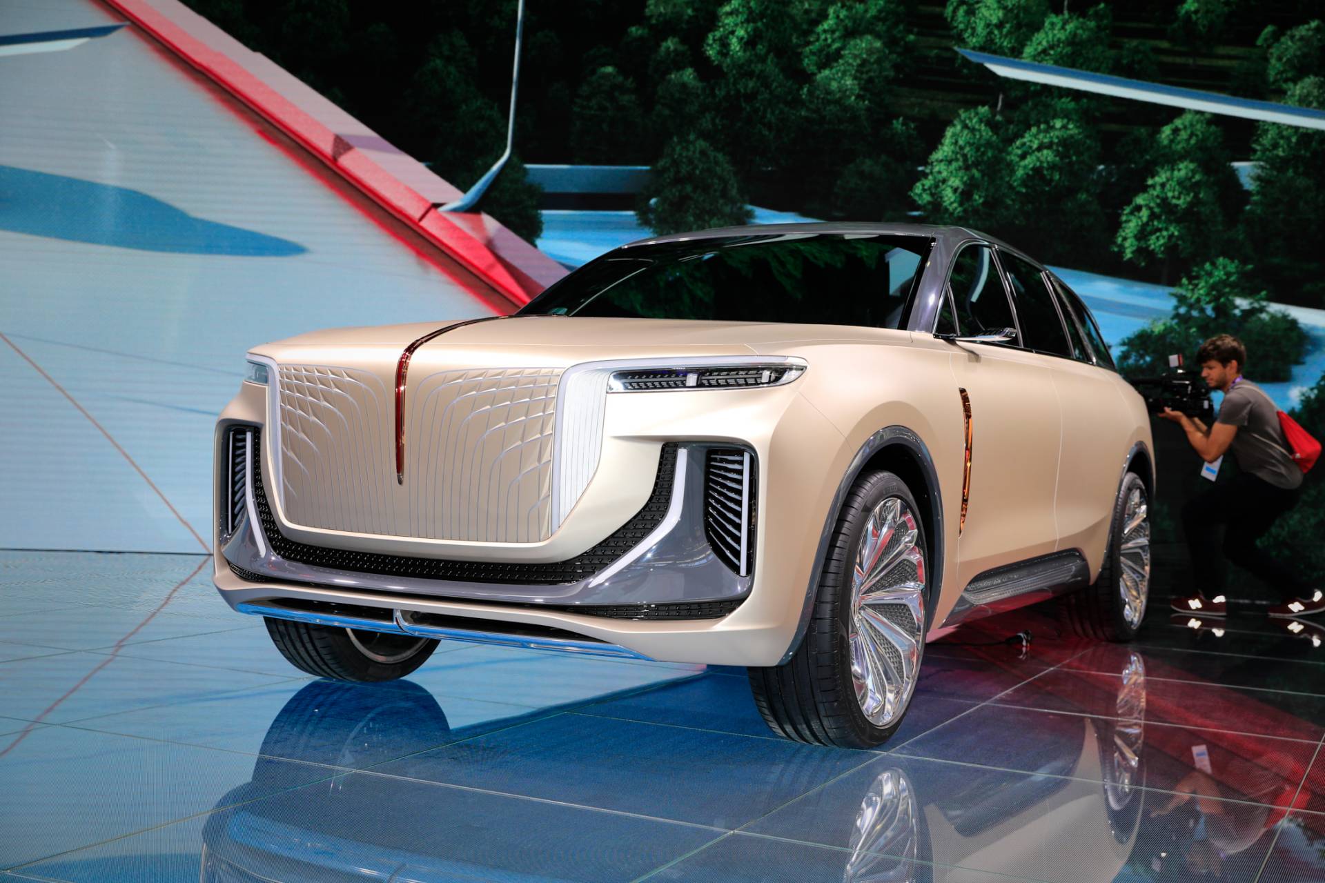 Hongqi Crashes Frankfurt Party With 1,400HP S9 Hybrid Hypercar And 373-Mile E115 Electric SUV