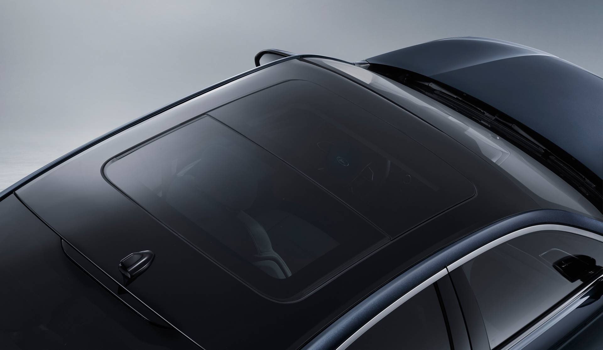 2020 Ford Taurus Vignale Boasts 12.8-Inch Tablet Touchscreen In China