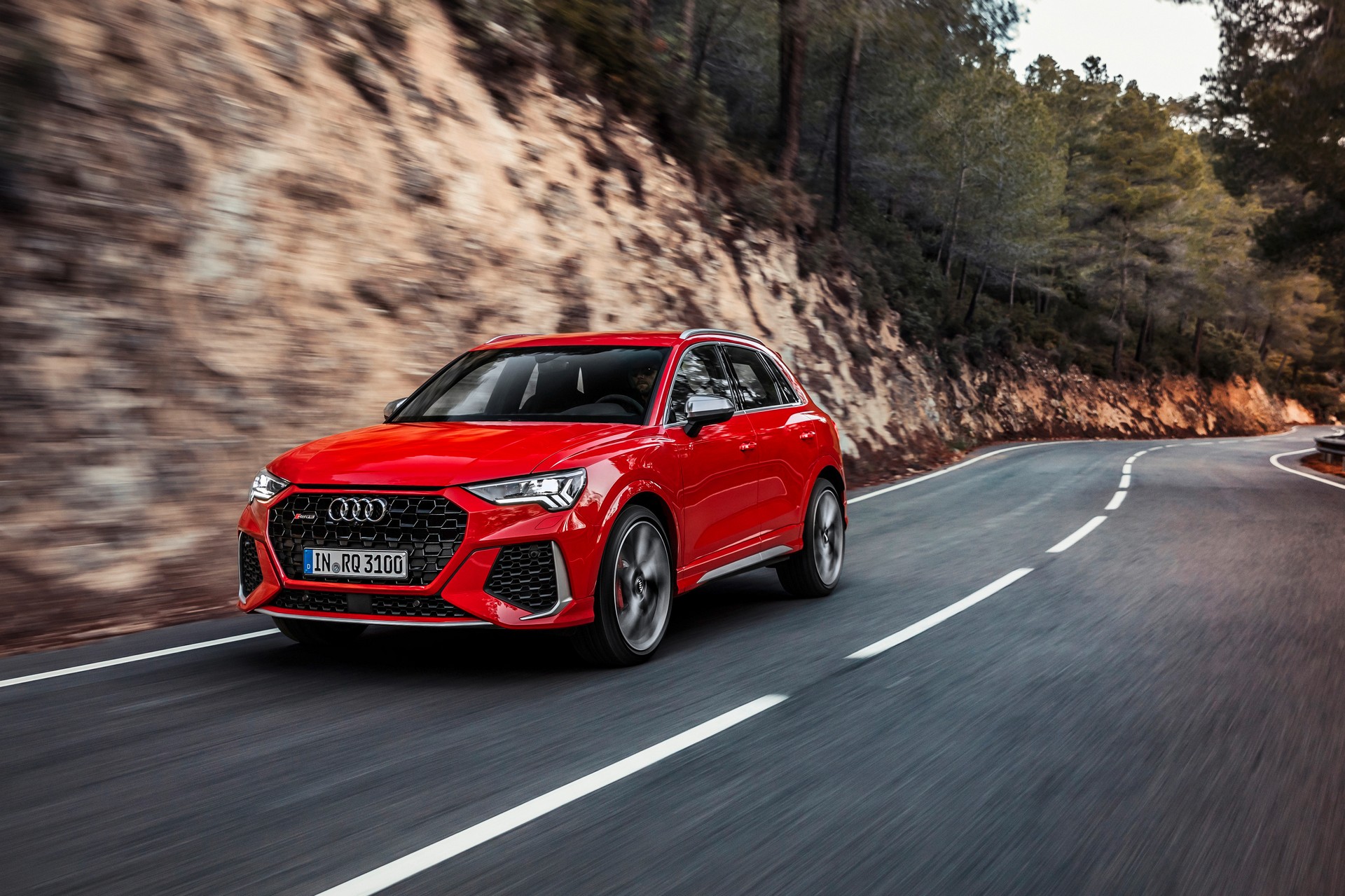 Audi RS Q3 And RS Q3 Sportback Debut With 395 HP