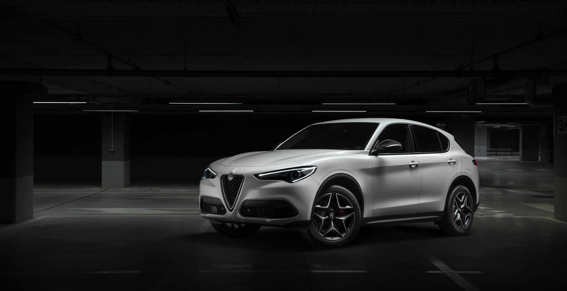 Alfa Romeo Stelvio Ti Arrives In The UK With Carbon Details And Full Of Kit