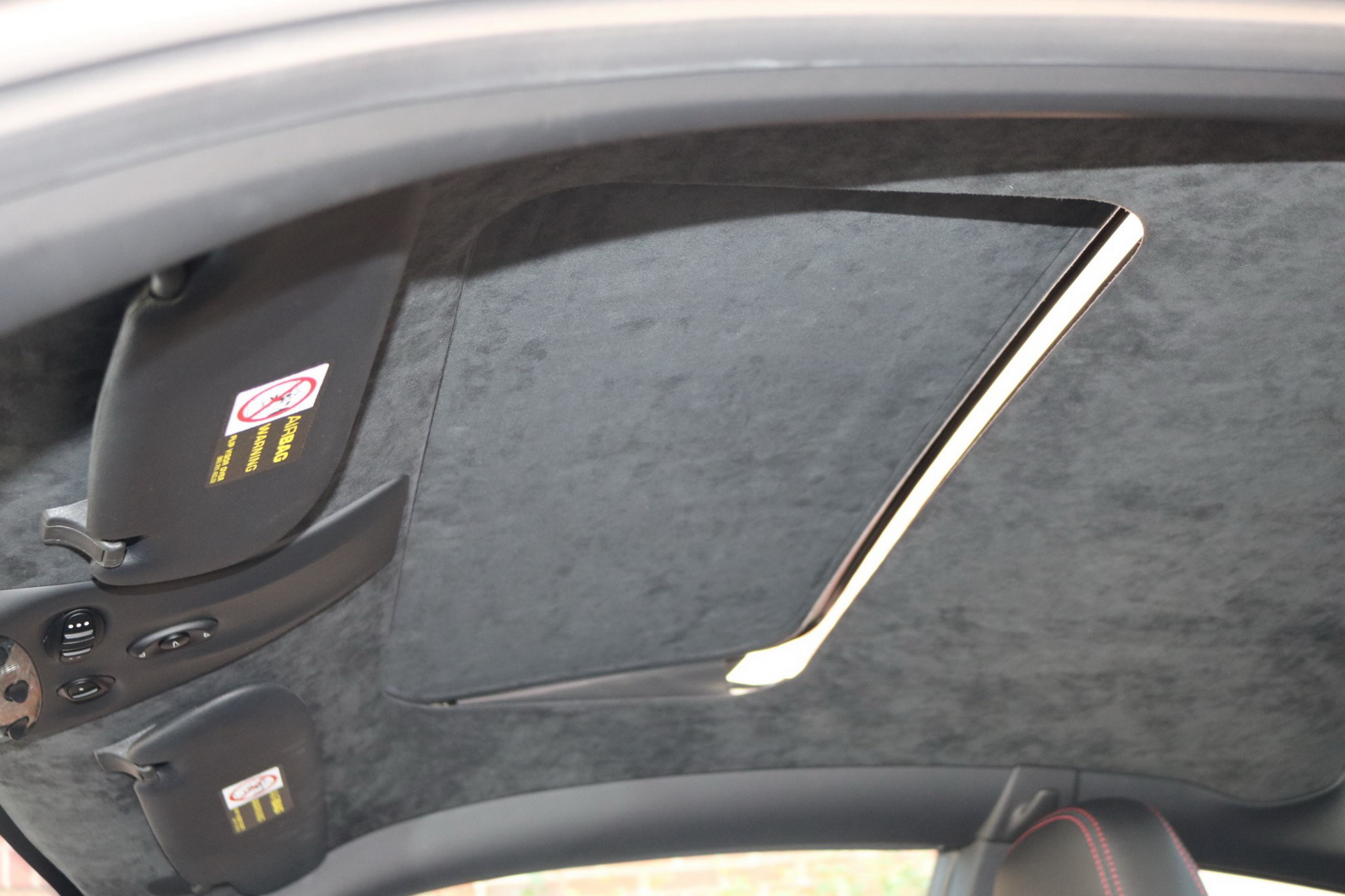 2007 Porsche 911 Turbo Wants To Entice You With Its 6-Speed Manual And Carbon Package