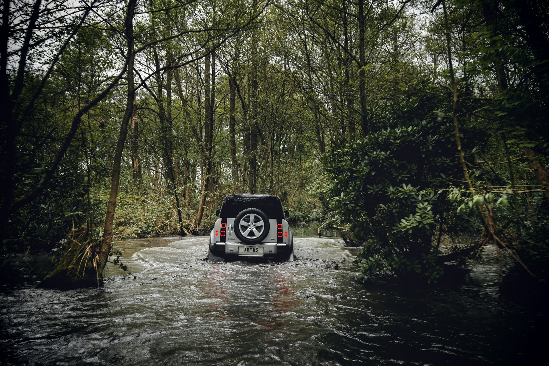 2020 Land Rover Defender Reborn As A Modern 4×4 With Advanced Tech