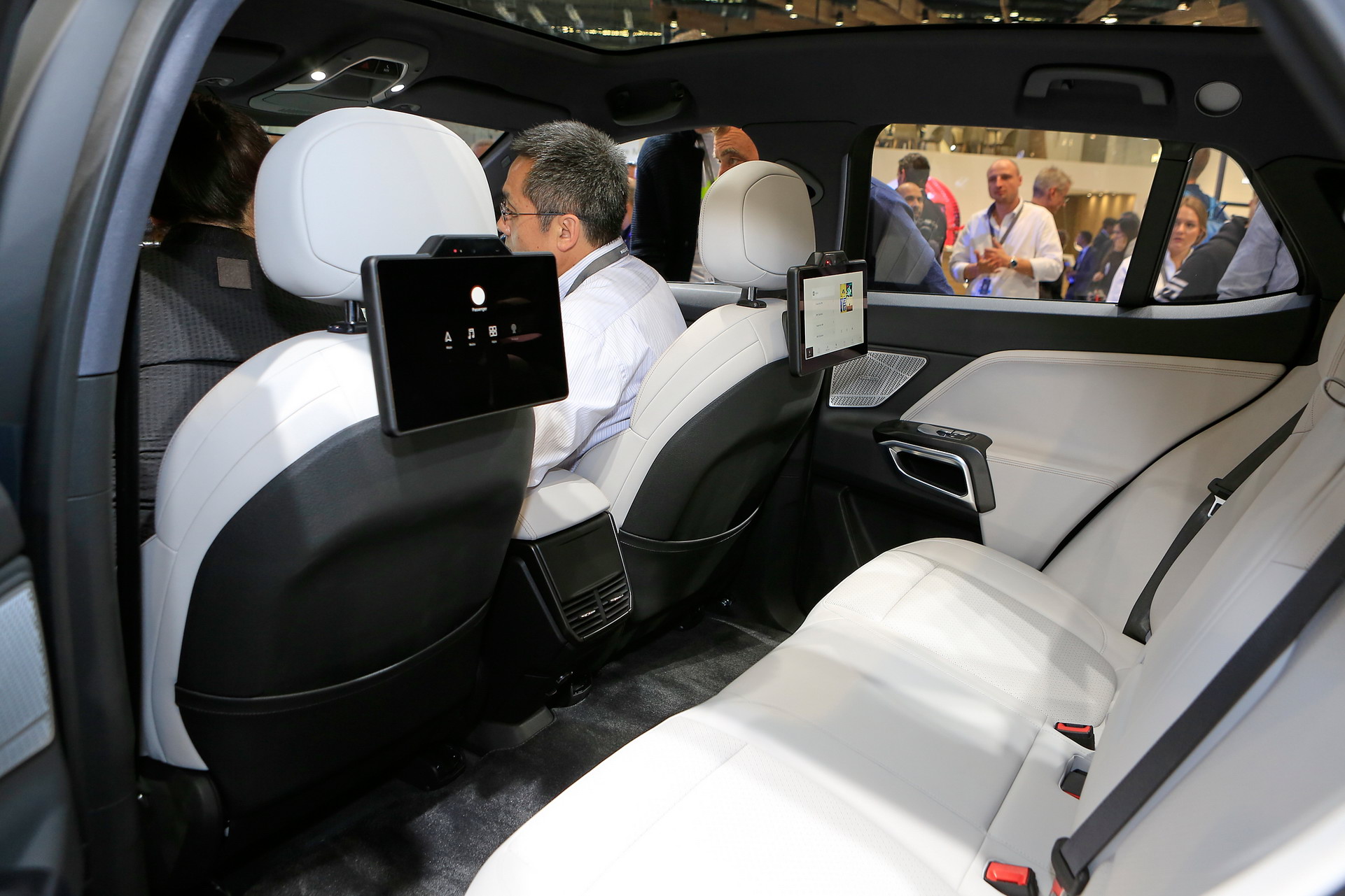 Production Byton M-Byte EV Retains Ginormous 48-Inch Digital Dash, Starts At €45,000