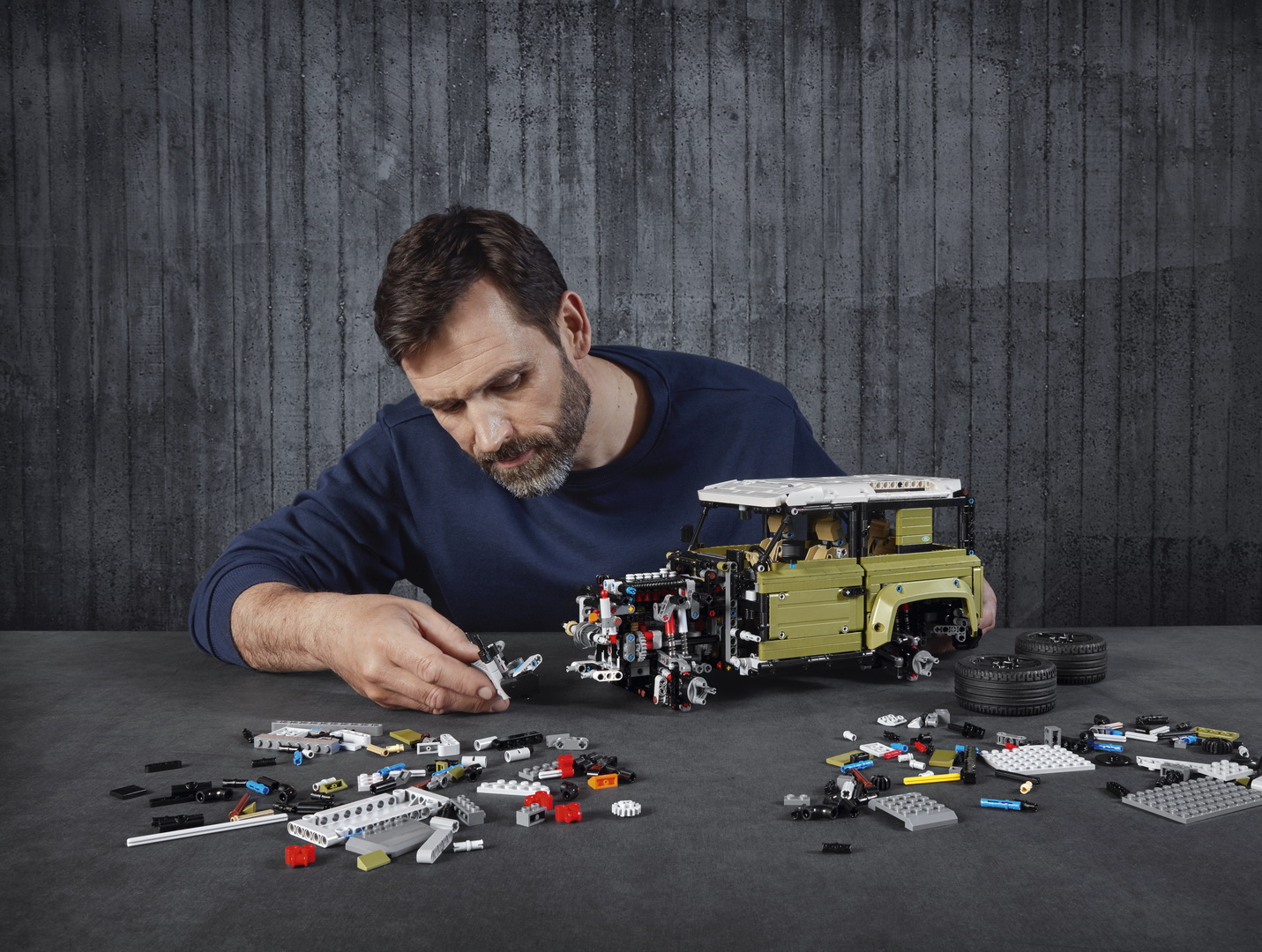 2020 Land Rover Defender Gets Its Own, Extremely Detailed LEGO Technic Set