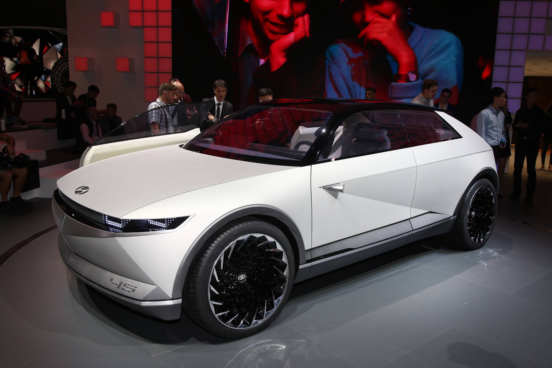 Hyundai 45 EV Concept Finds Inspiration In The Past For The Design Of Upcoming EVs