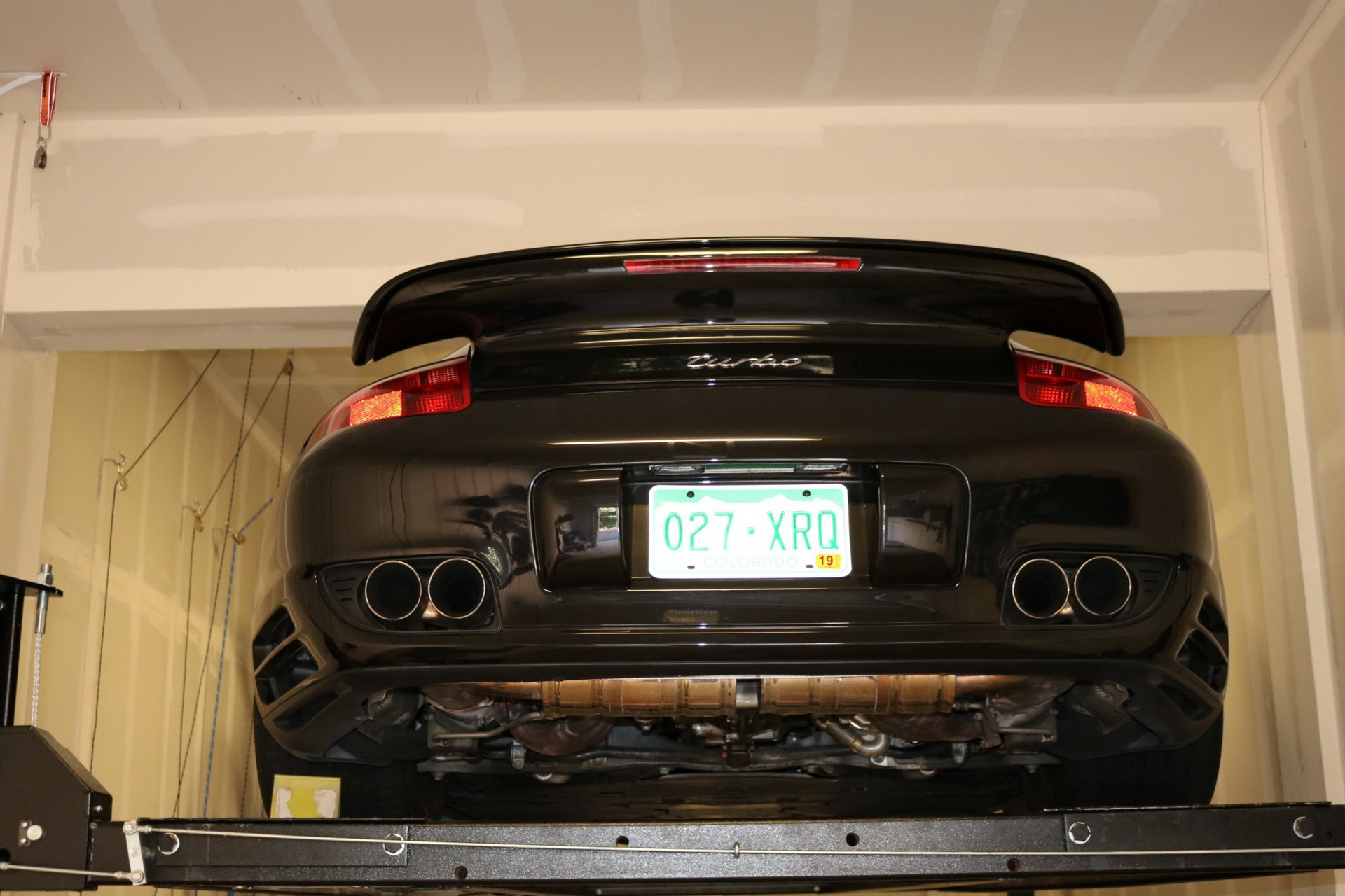 2007 Porsche 911 Turbo Wants To Entice You With Its 6-Speed Manual And Carbon Package