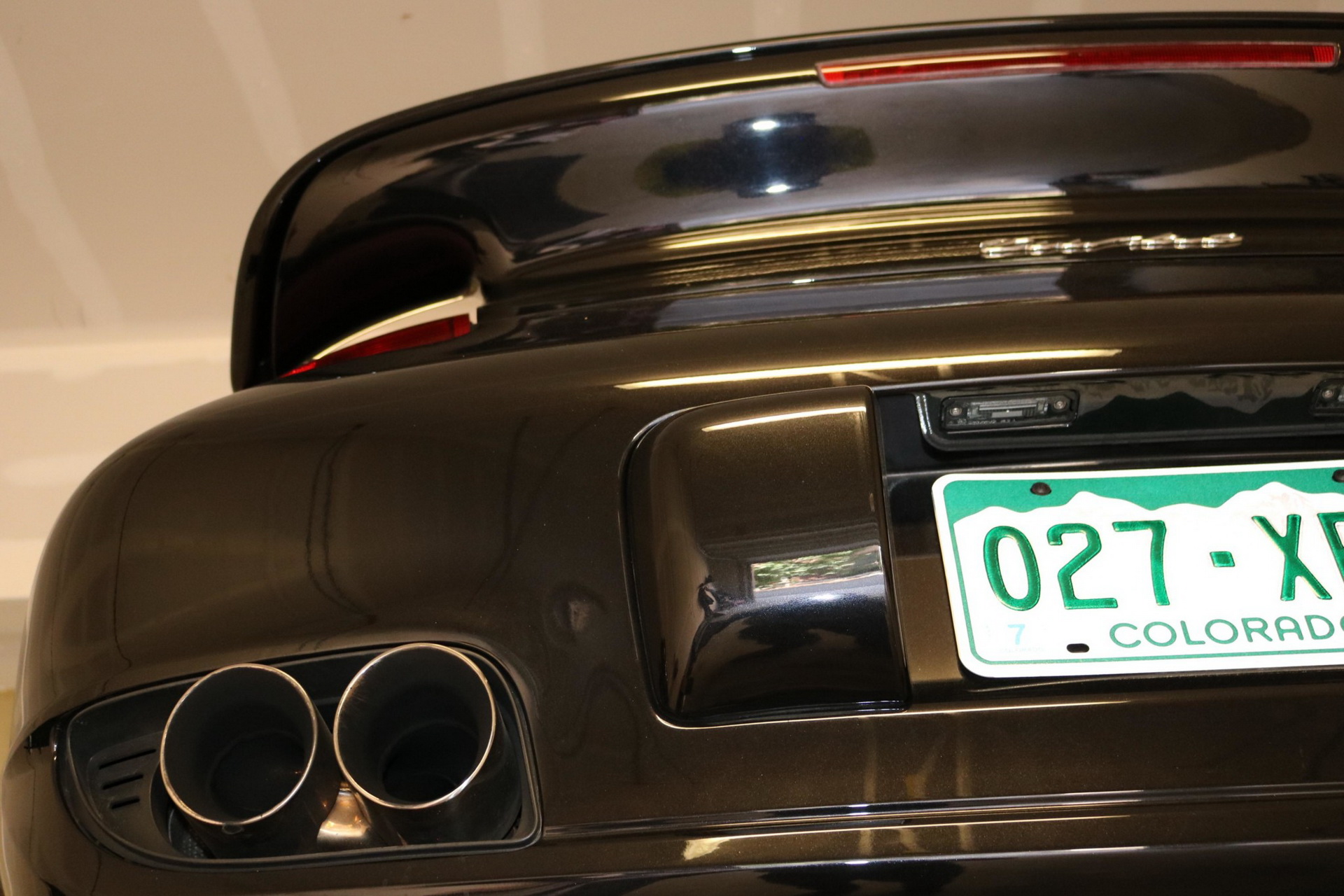 2007 Porsche 911 Turbo Wants To Entice You With Its 6-Speed Manual And Carbon Package