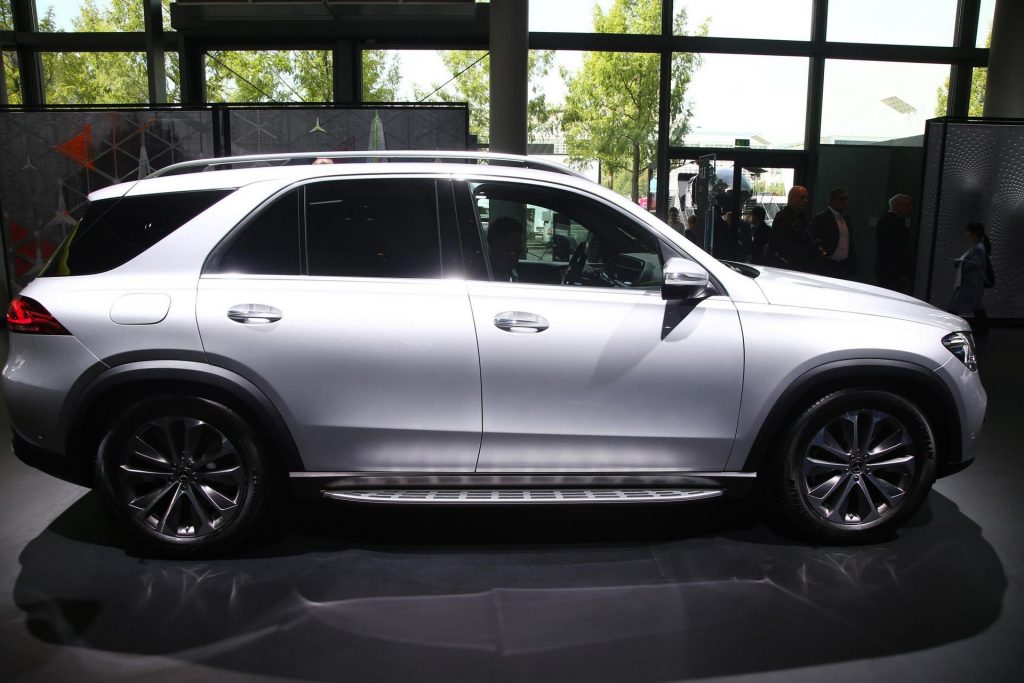 New Mercedes Benz Gle 350 De 4matic Tries To Stand Out Among