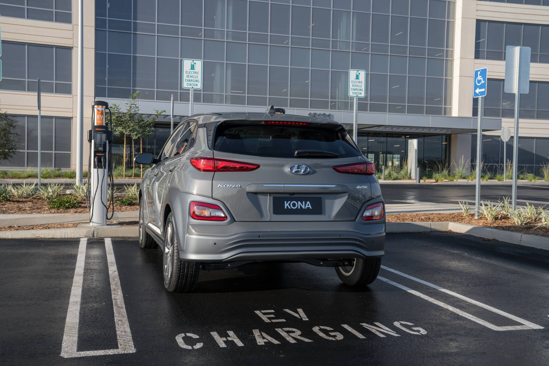 2020 Hyundai Kona Electric Gains 10.25-Inch Touchscreen, Battery Warmer System