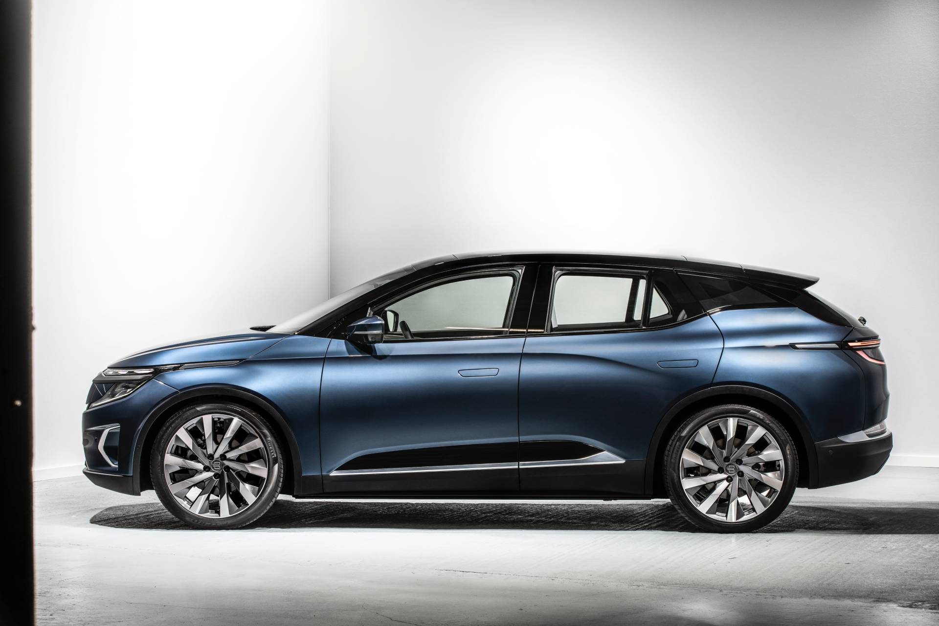 Production Byton M-Byte EV Retains Ginormous 48-Inch Digital Dash, Starts At €45,000