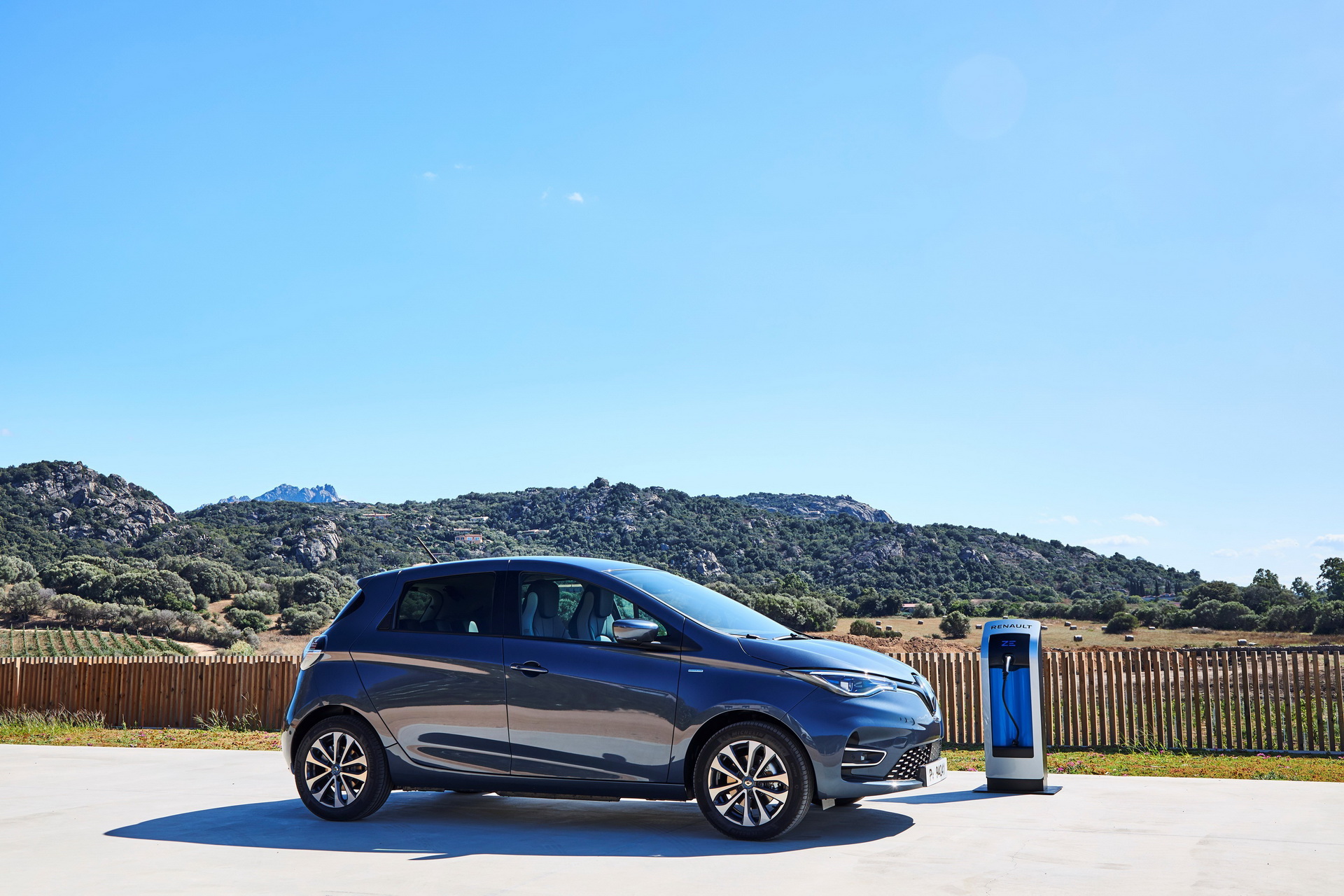 New Renault Zoe EV Launched In Europe With Up To 242 Miles Of Range