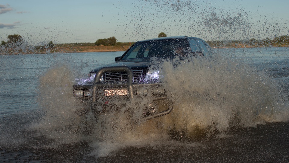 This Mercedes-Benz S500 Monster Truck Is Here To Show The G-Class A Thing Or Two