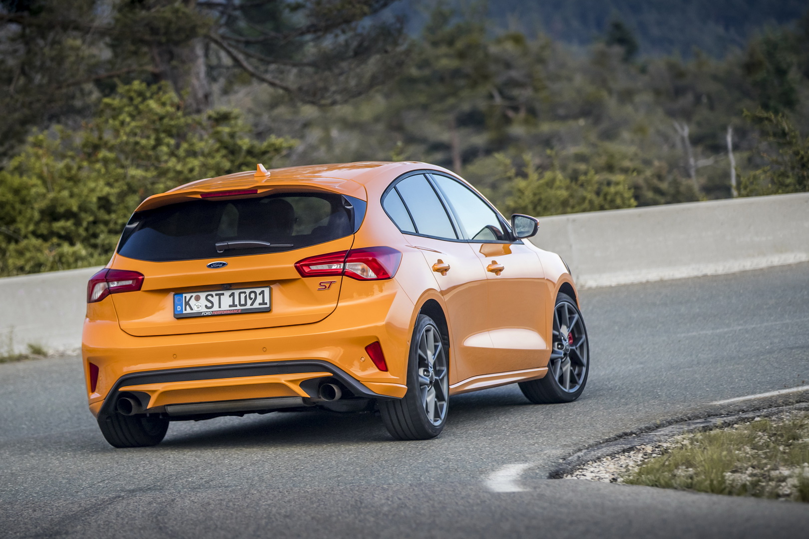 2020 Ford Focus ST Heads Down Under With 276 HP Petrol Four, AUD $44,690 Starting Price