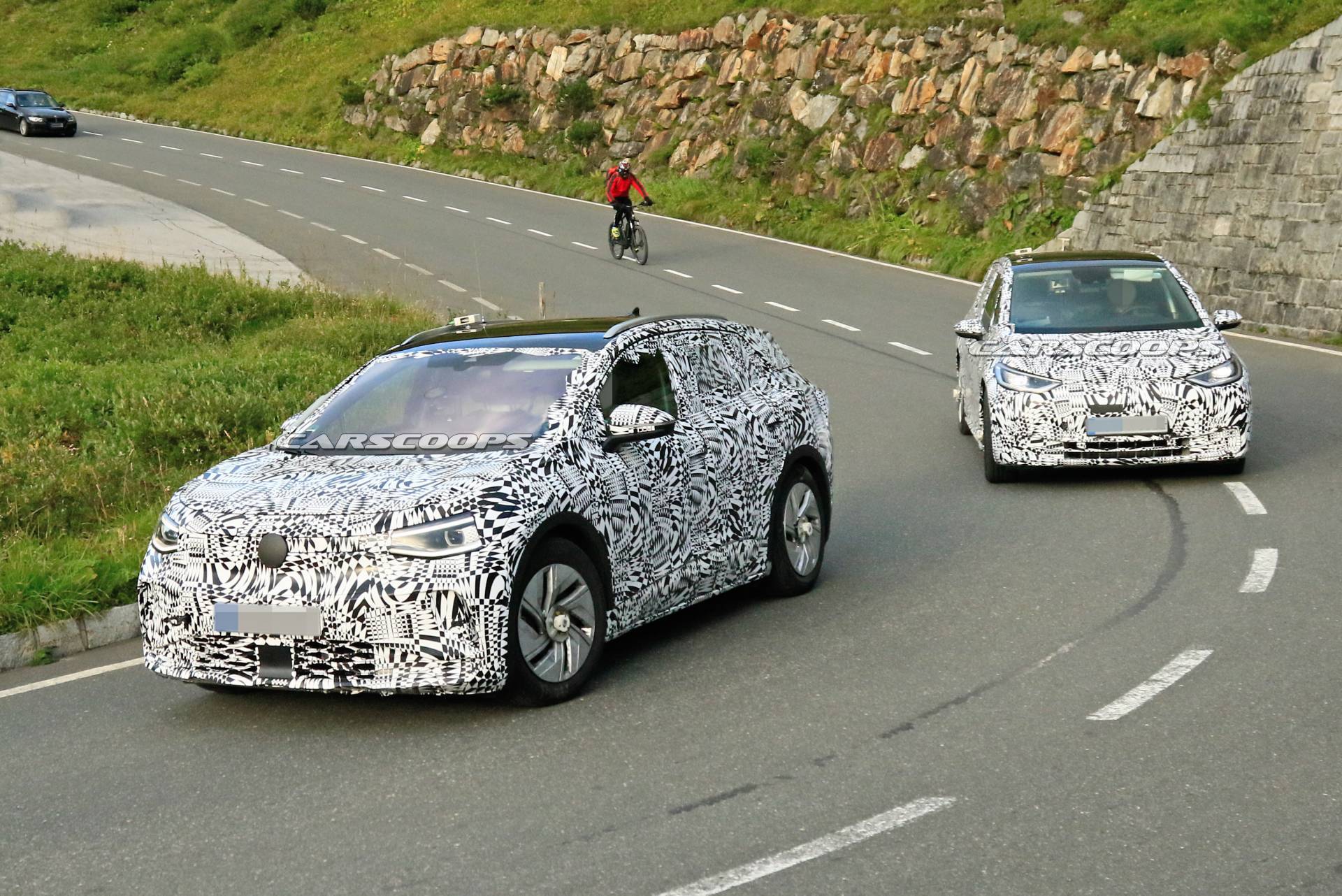 2021 VW ID.4 Compact Electric Crossover Spotted Testing Alongside ID.3 Hatch