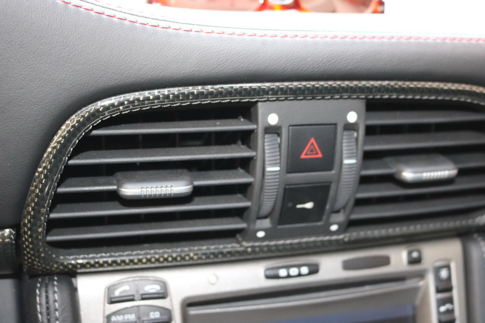 2007 Porsche 911 Turbo Wants To Entice You With Its 6-Speed Manual And Carbon Package