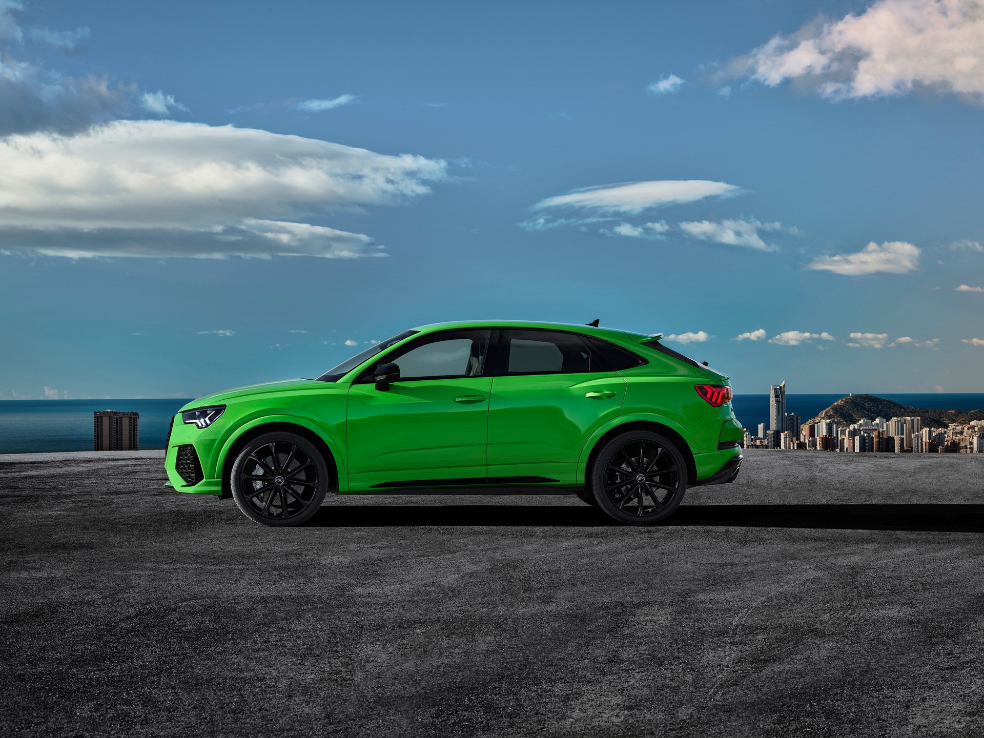 Audi RS Q3 And RS Q3 Sportback Debut With 395 HP