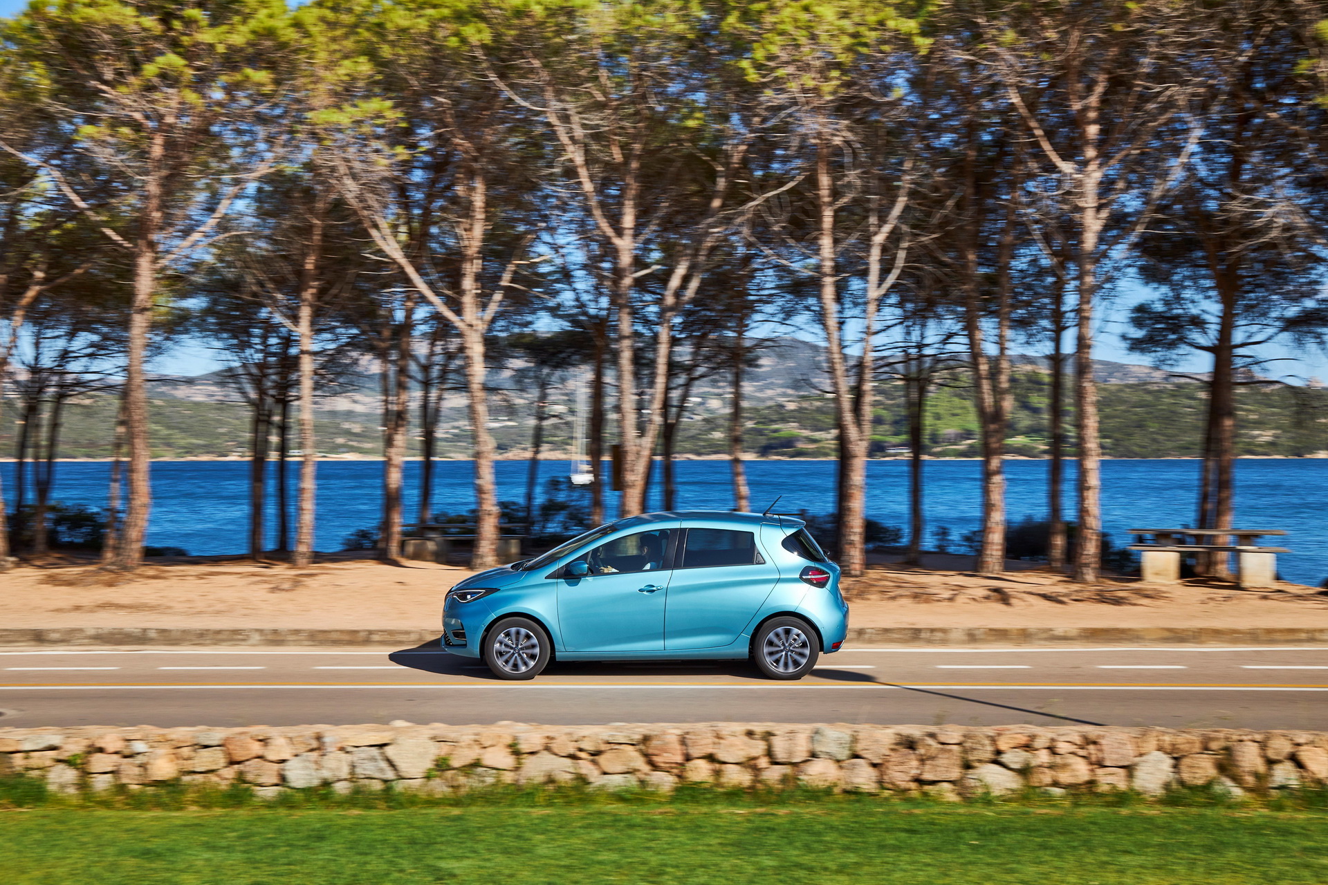 New Renault Zoe EV Launched In Europe With Up To 242 Miles Of Range