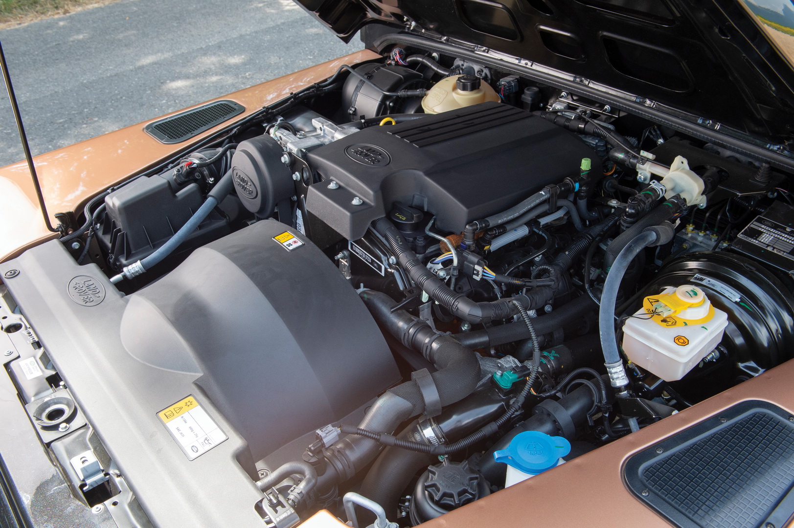 This Brand New 2016 Defender 90 Autobiography Or The Truly New 2020 Defender?