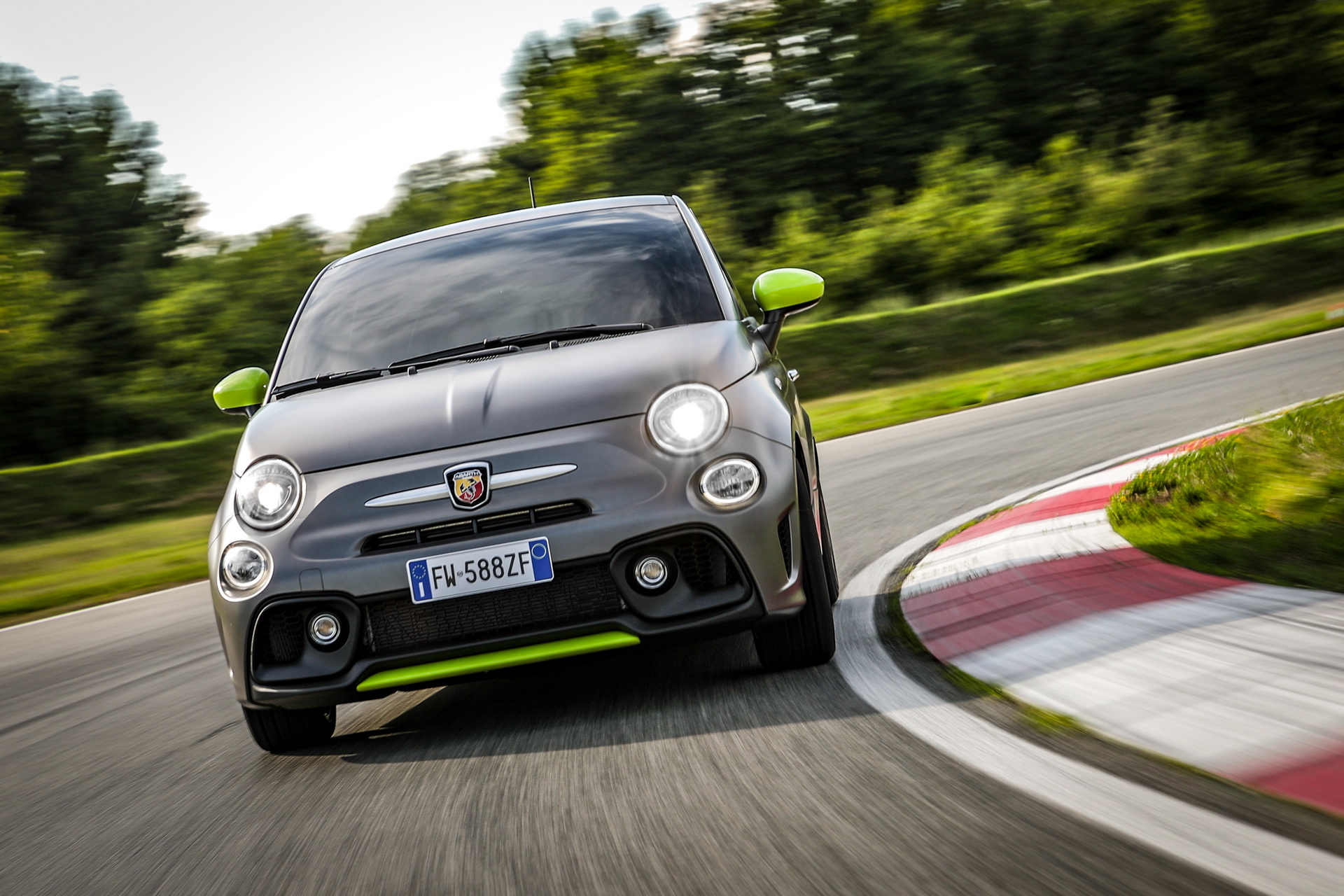 New Abarth 595 Pista Packs 165 PS In A More Focused Chassis