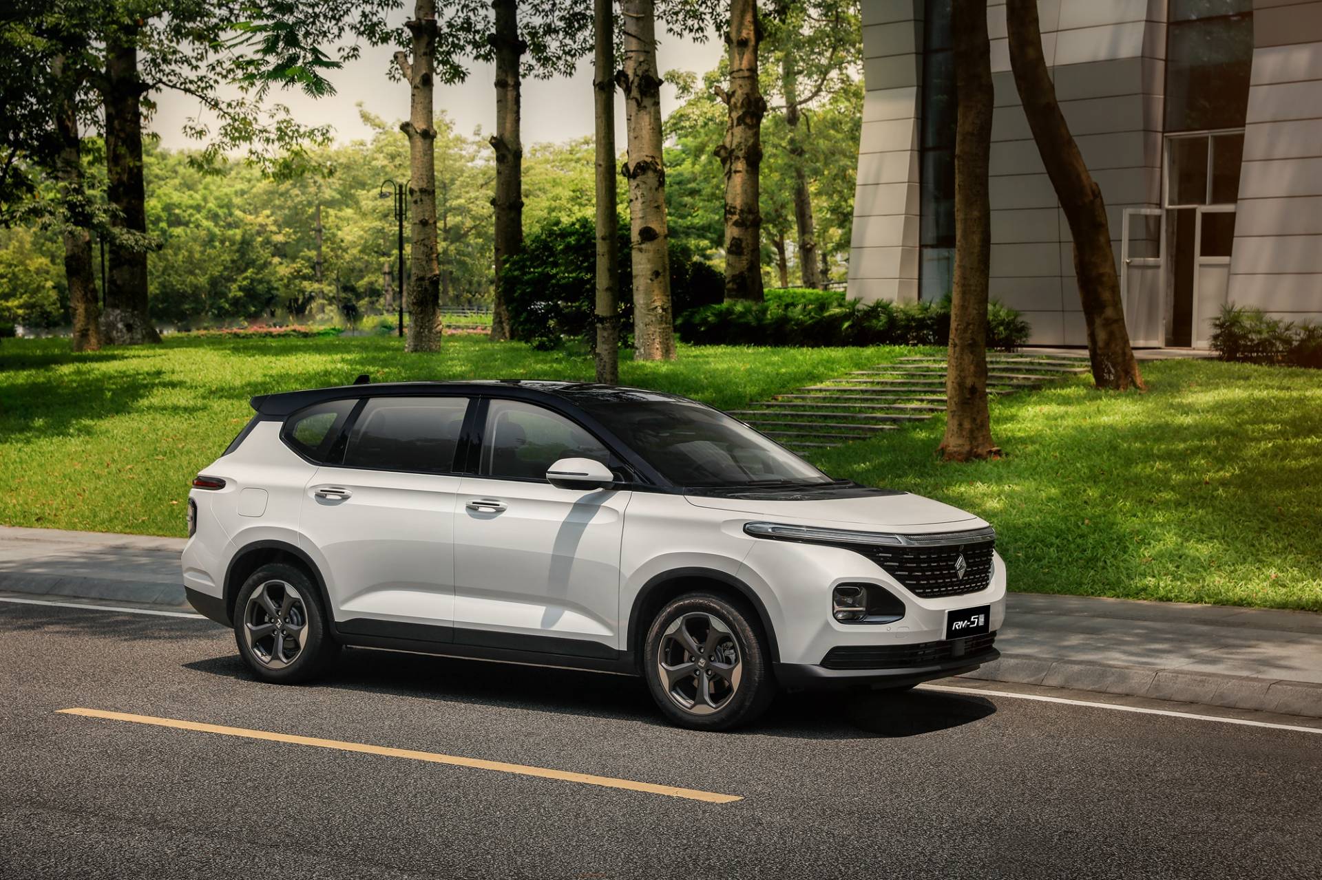 Baojun RM-5 MPV And RC-6 Crossover Debut In China With Shared Powertrain, Tech
