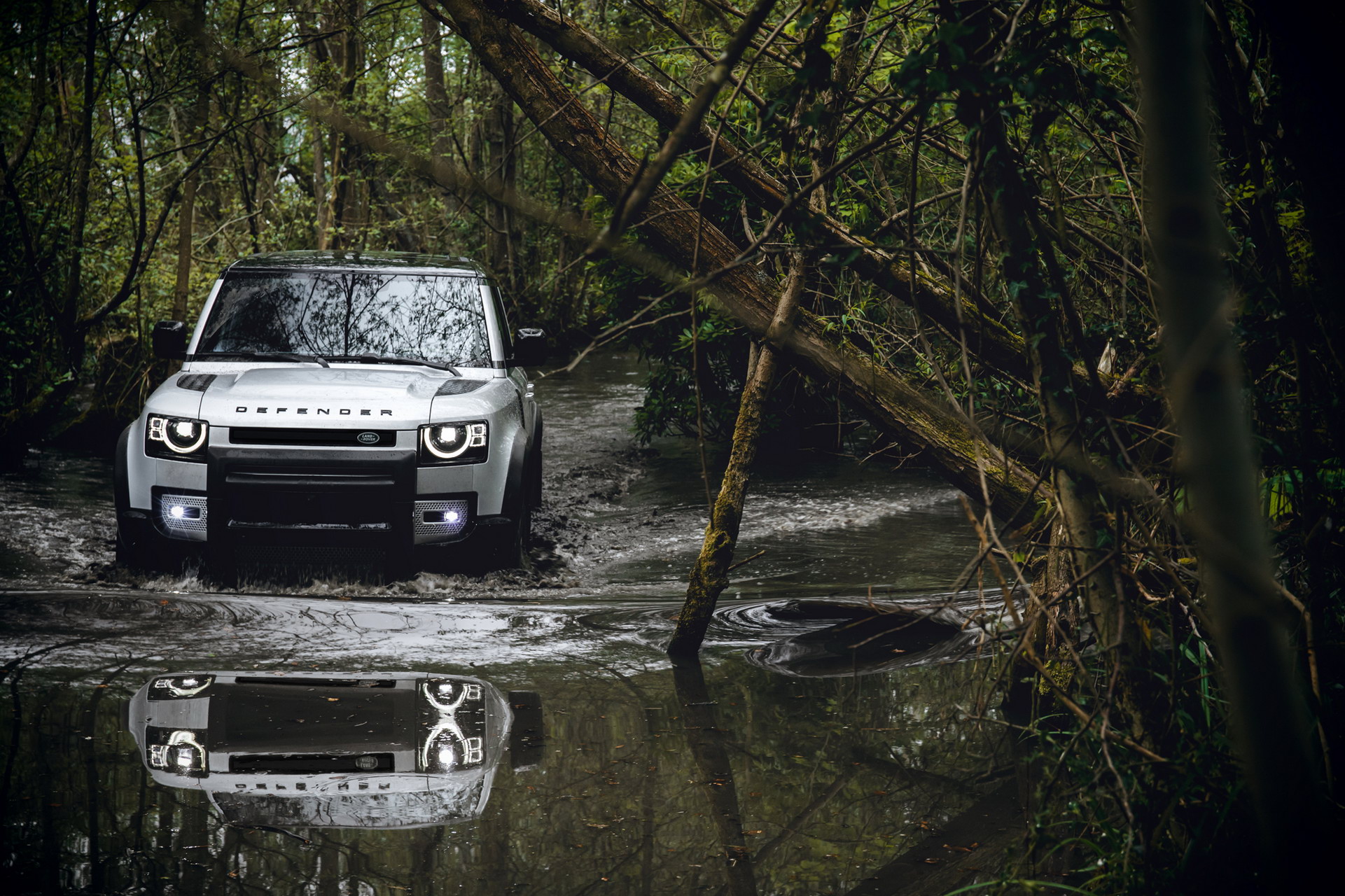 2020 Land Rover Defender Reborn As A Modern 4×4 With Advanced Tech