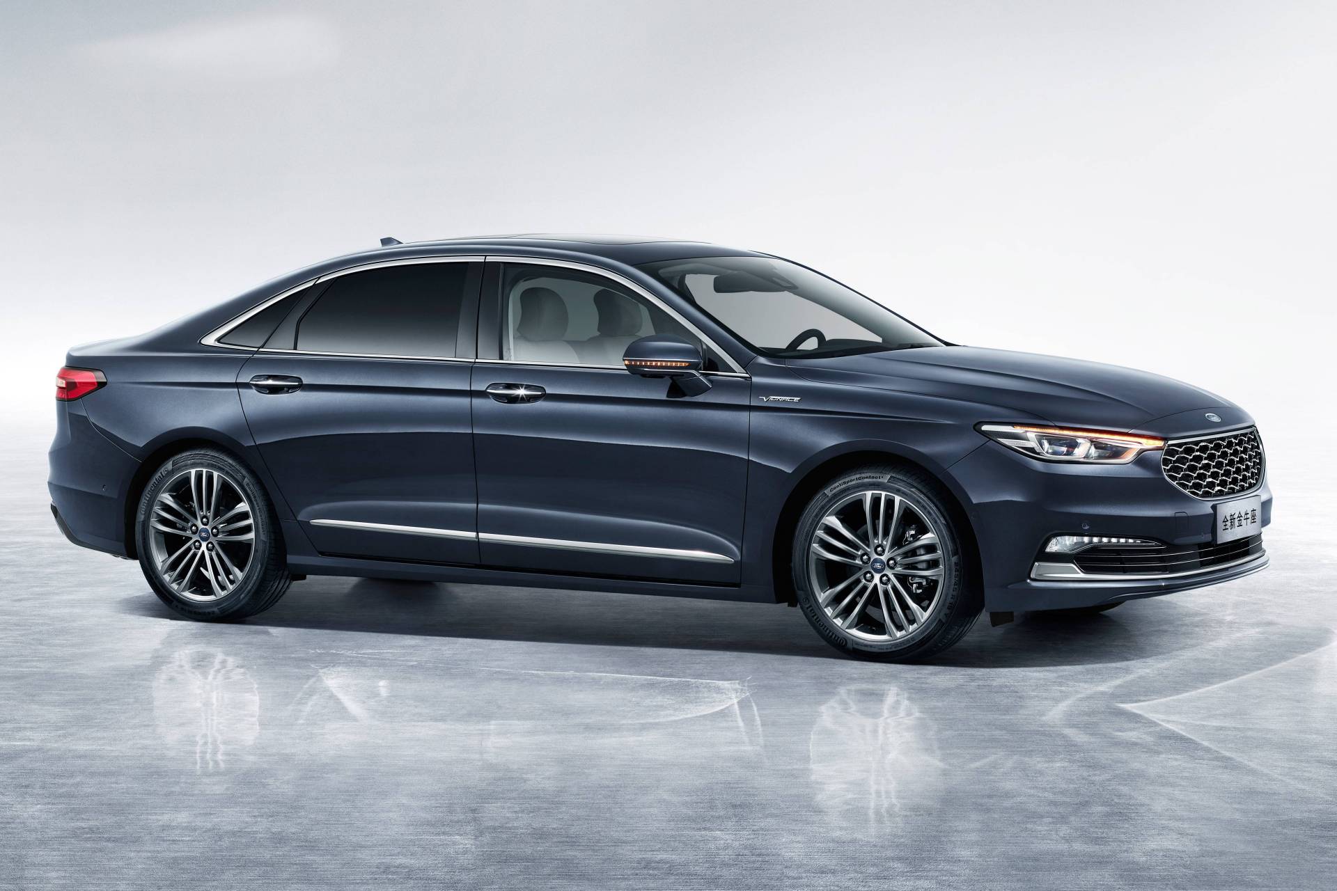 2020 Ford Taurus Vignale Boasts 12.8-Inch Tablet Touchscreen In China