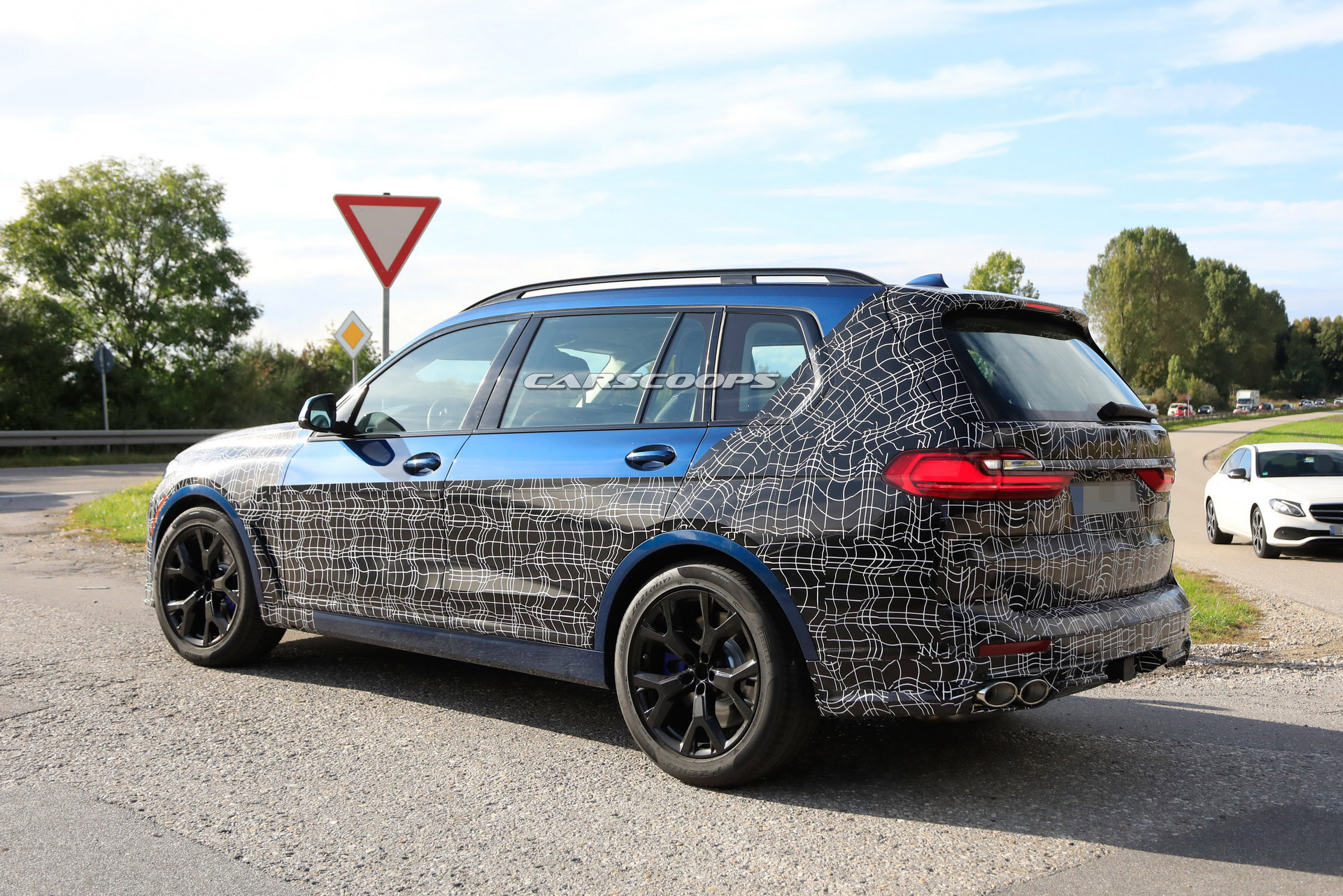 2020 Alpina XB7 Spotted Wearing Full Production Body