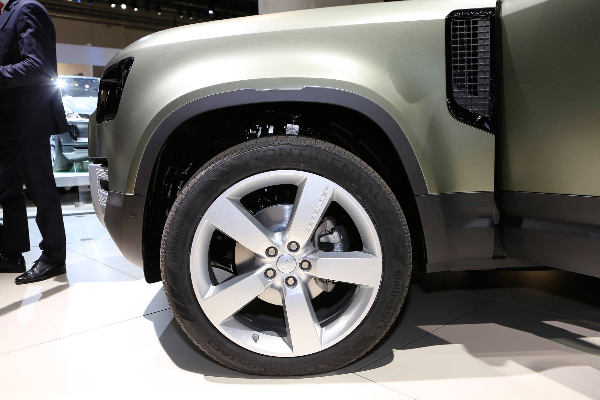 2020 Land Rover Defender Yours From $50,925 In The U.S., £45,240 In Britain