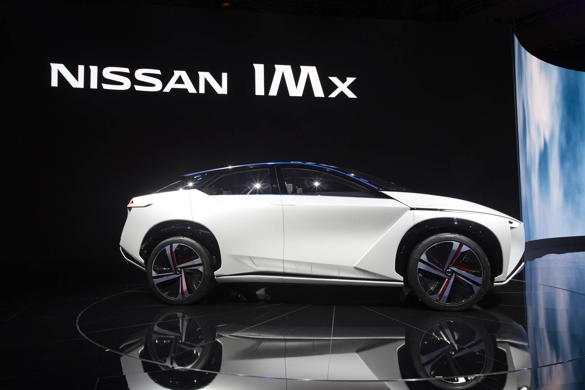 Nissan Readying IMx-Inspired EV Crossover With 300-Mile Range