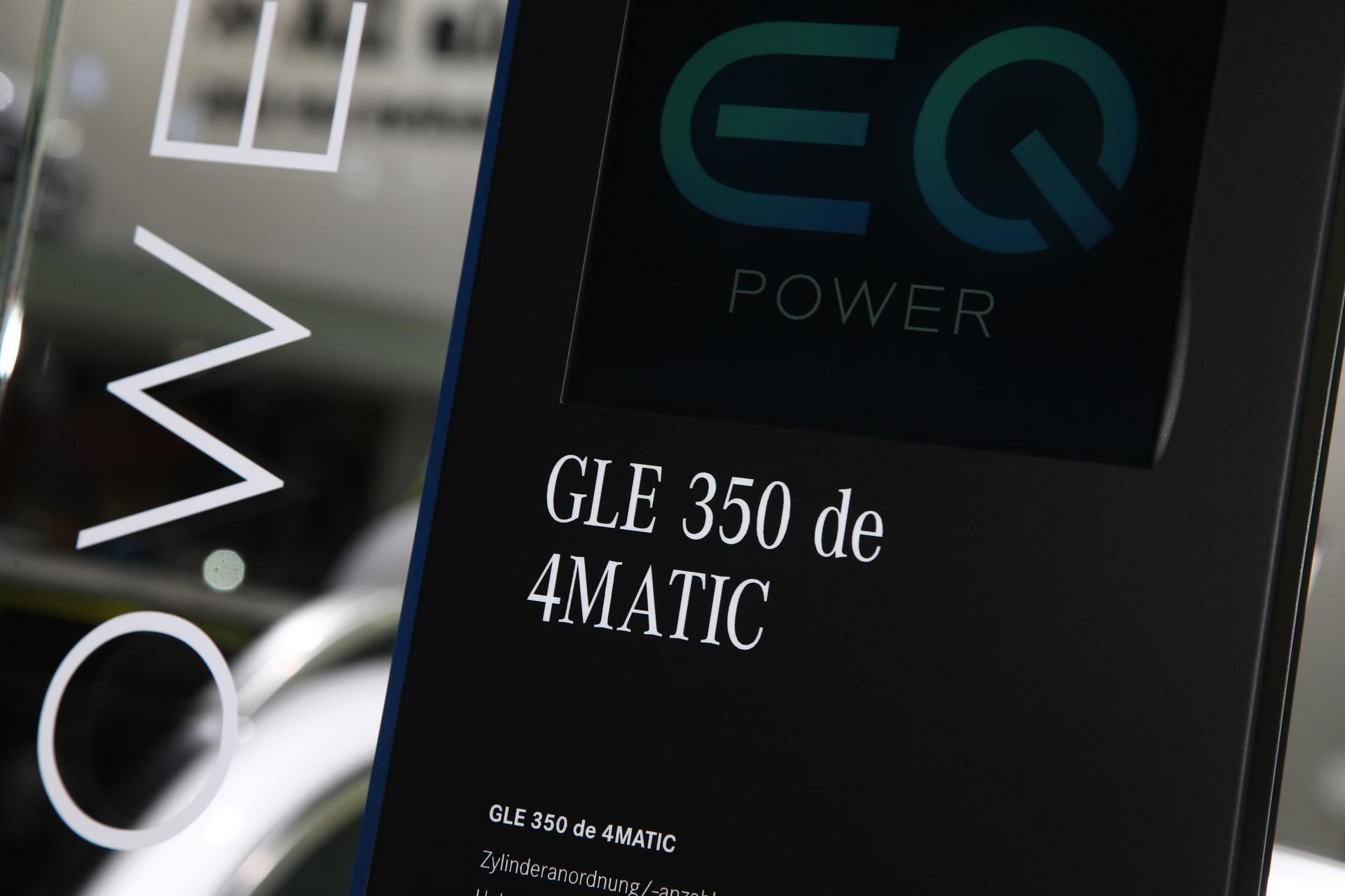 New Mercedes-Benz GLE 350 de 4MATIC Tries To Stand Out Among All Those Pure EVs