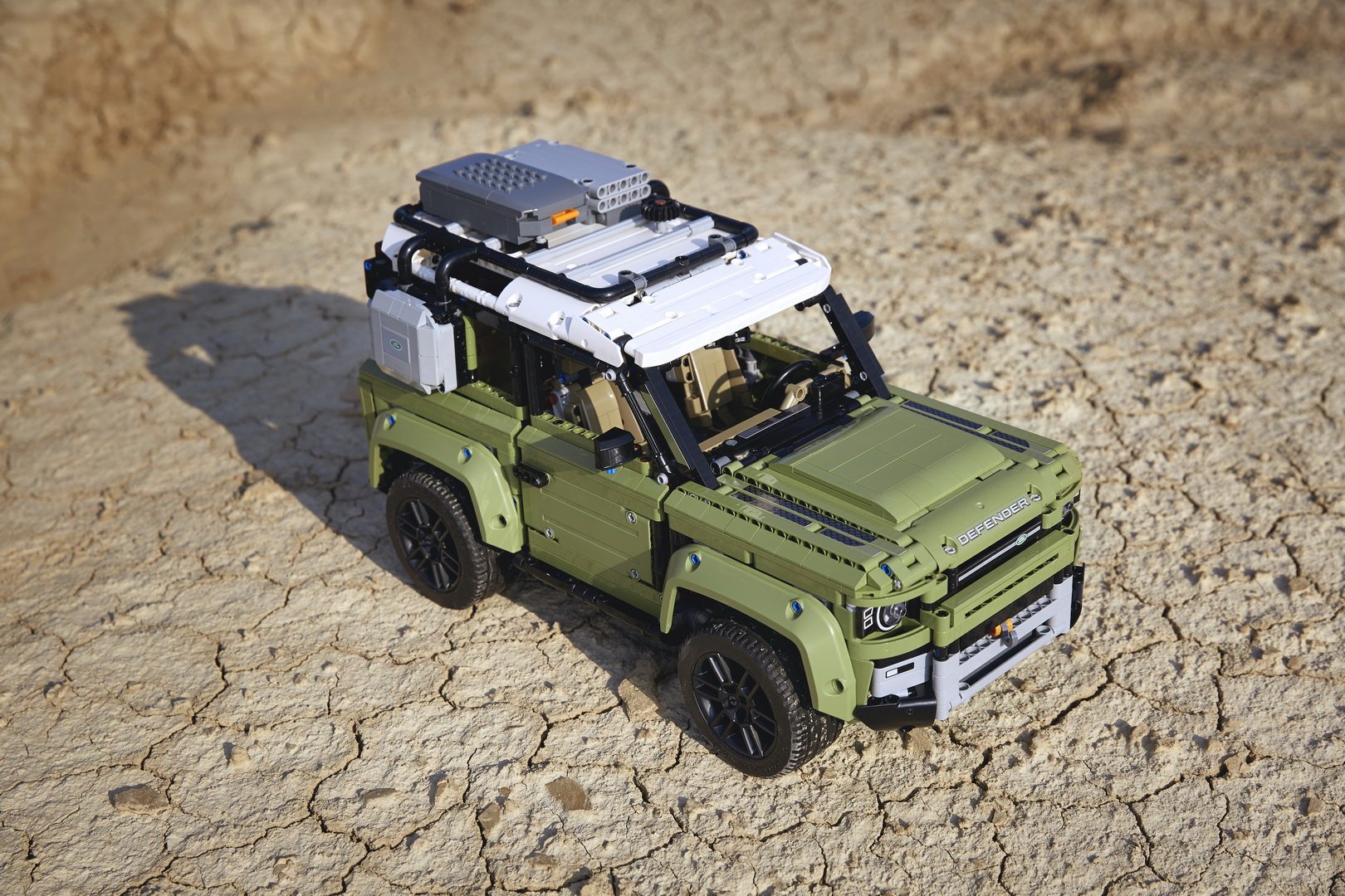 2020 Land Rover Defender Gets Its Own, Extremely Detailed LEGO Technic Set