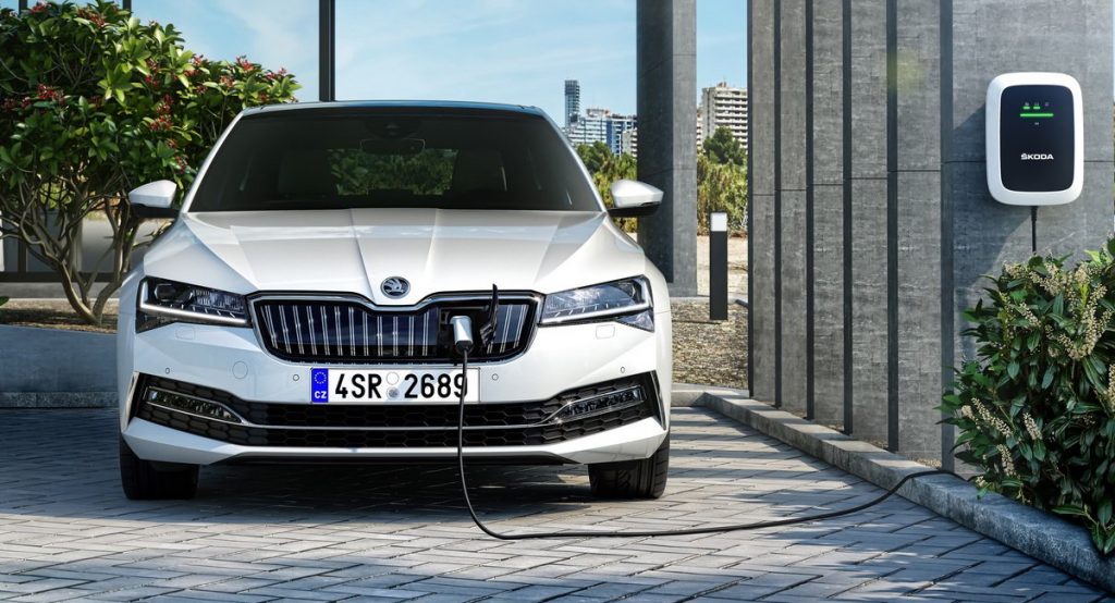  Skoda Begins Production Of Battery Packs For VW Group’s Plug-In Hybrids