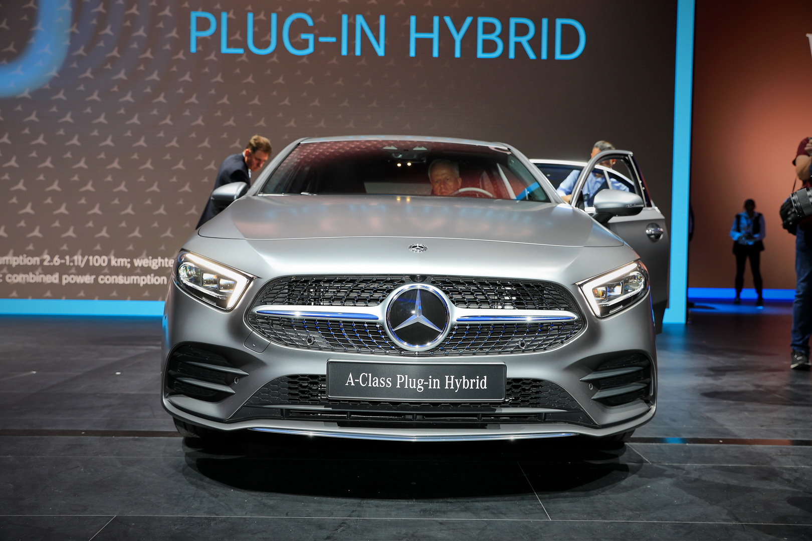 2020 Mercedes-Benz A250e And B250e Plug Into The Heart Of The Compact Segment