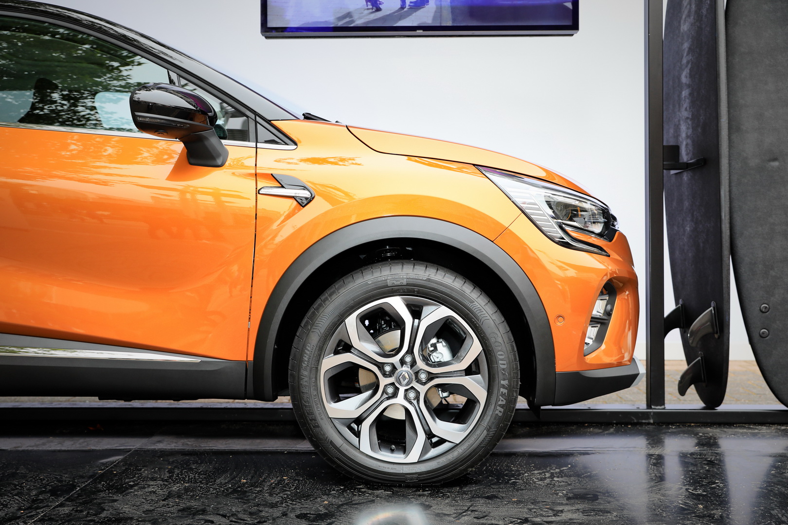 All-New 2020 Renault Captur Wants To Rule Its Niche, Will Soon Add A PHEV To Its Arsenal