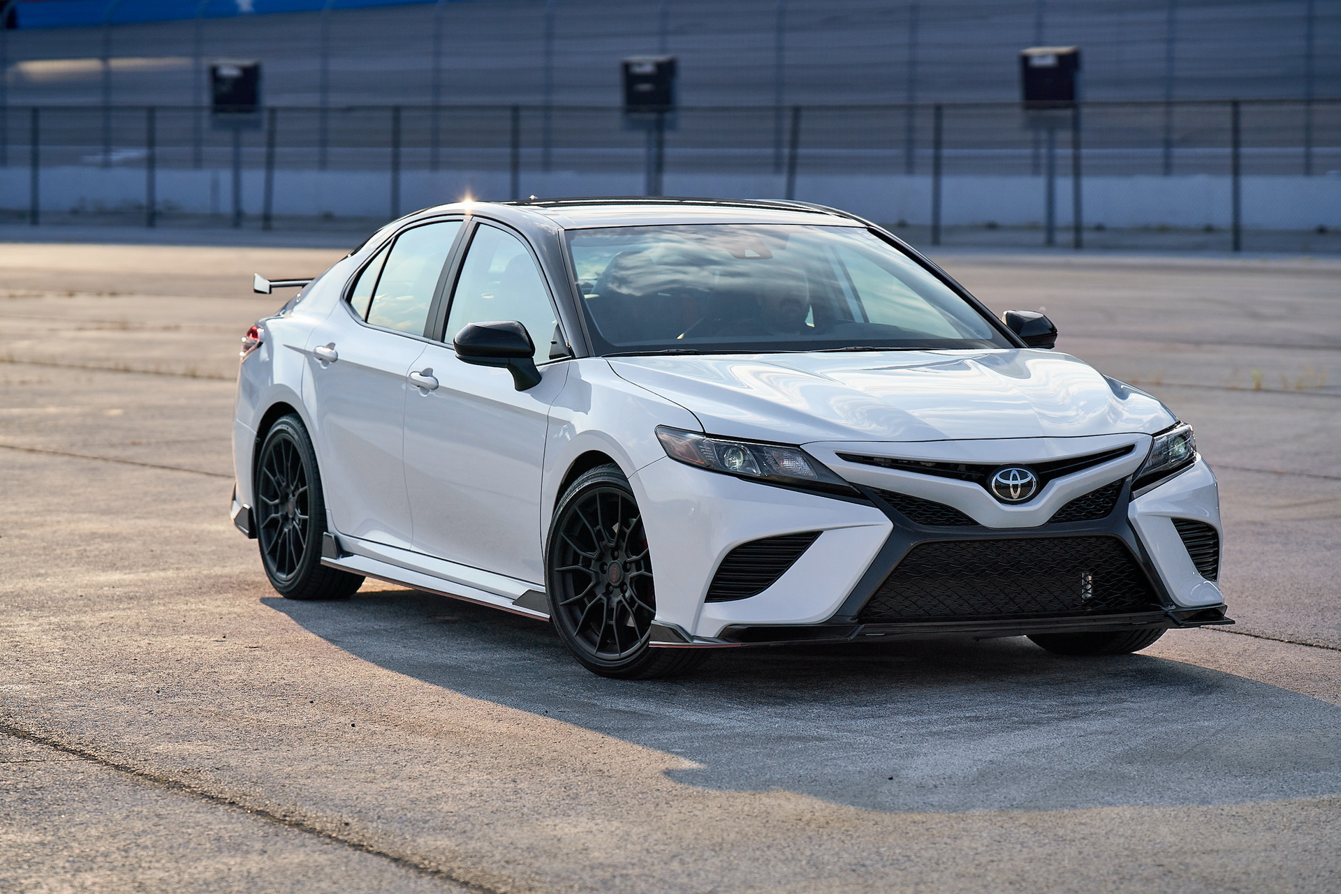 Toyota Details Sporty-Looking Camry And Avalon TRD