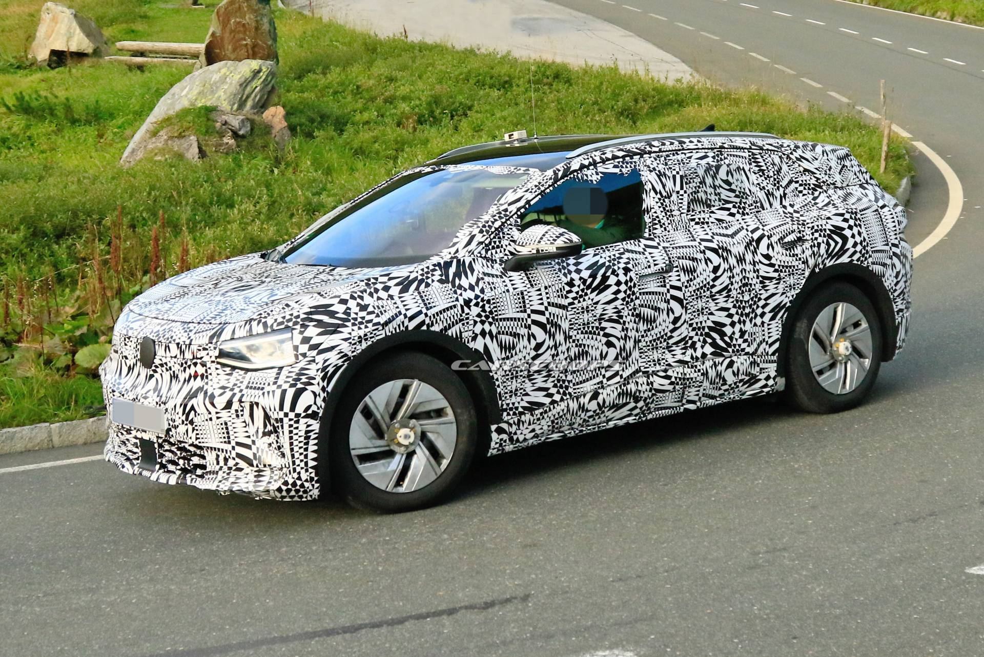 2021 VW ID.4 Compact Electric Crossover Spotted Testing Alongside ID.3 Hatch