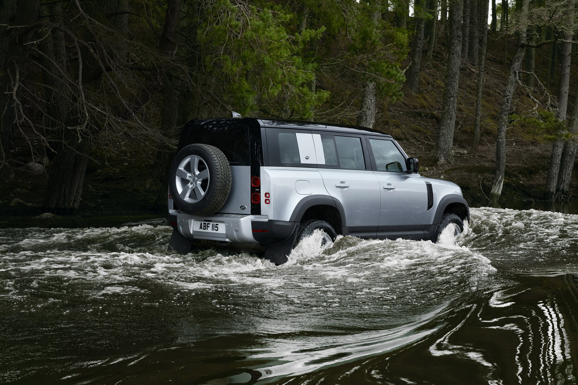2020 Land Rover Defender Reborn As A Modern 4×4 With Advanced Tech