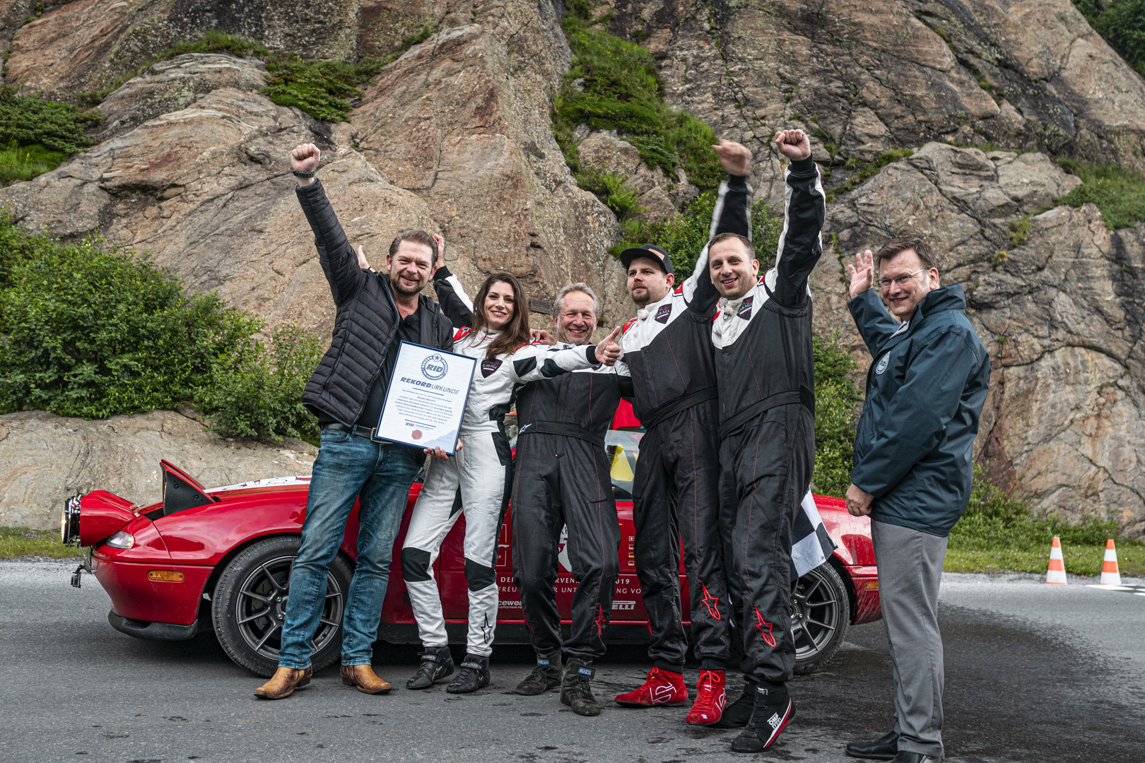 Mazda MX-5 Breaks A Record You Never Knew Existed, Always Wanted To Try