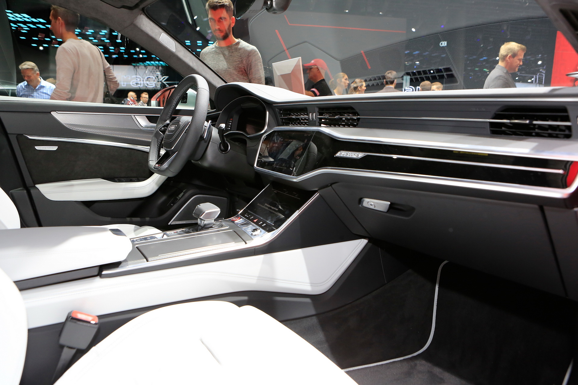 Glossy Red 2020 Audi RS6 Avant Is Frankfurt’s Most Extreme Family Car (And We Love It For That)