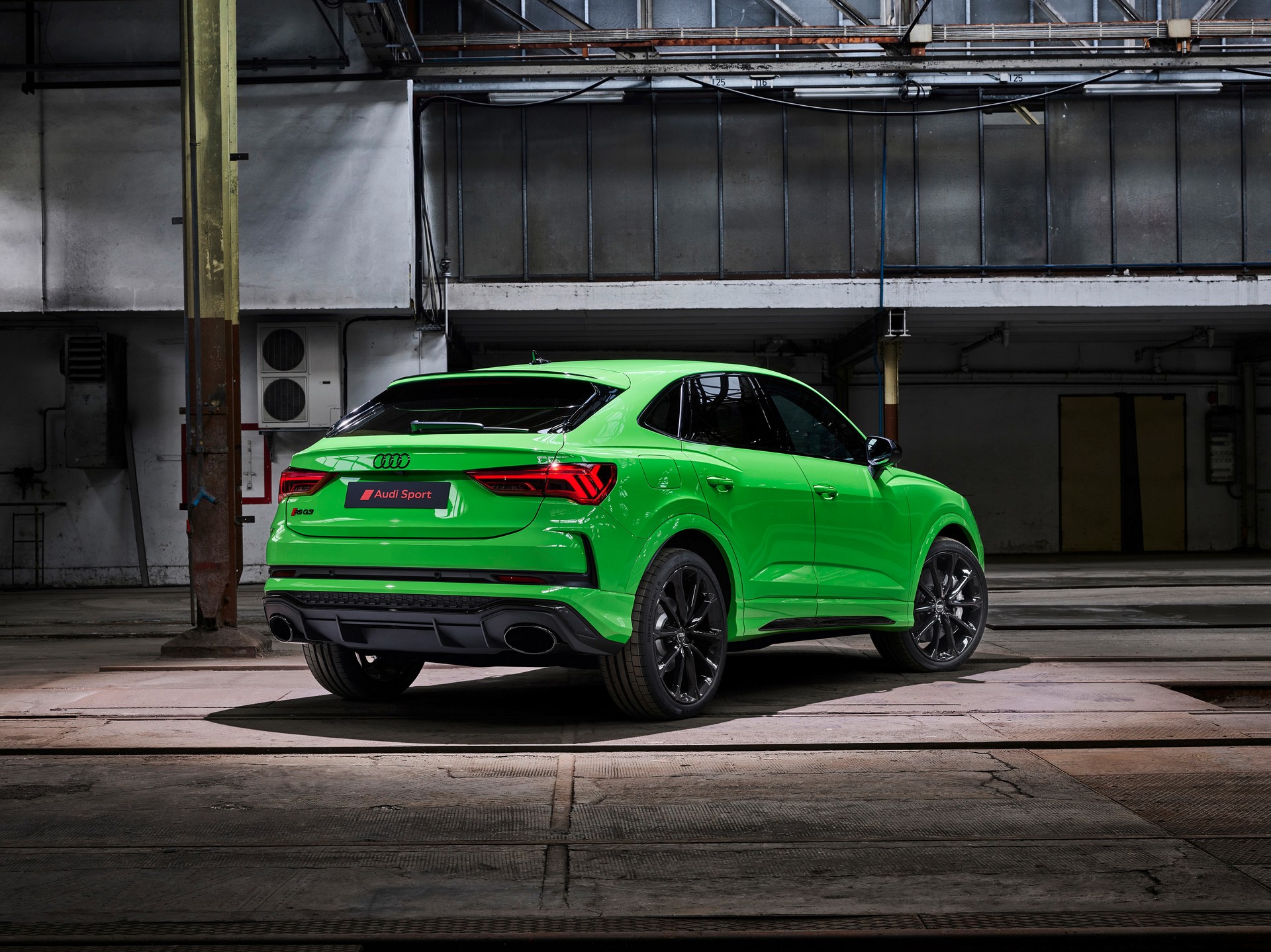 Audi RS Q3 And RS Q3 Sportback Debut With 395 HP