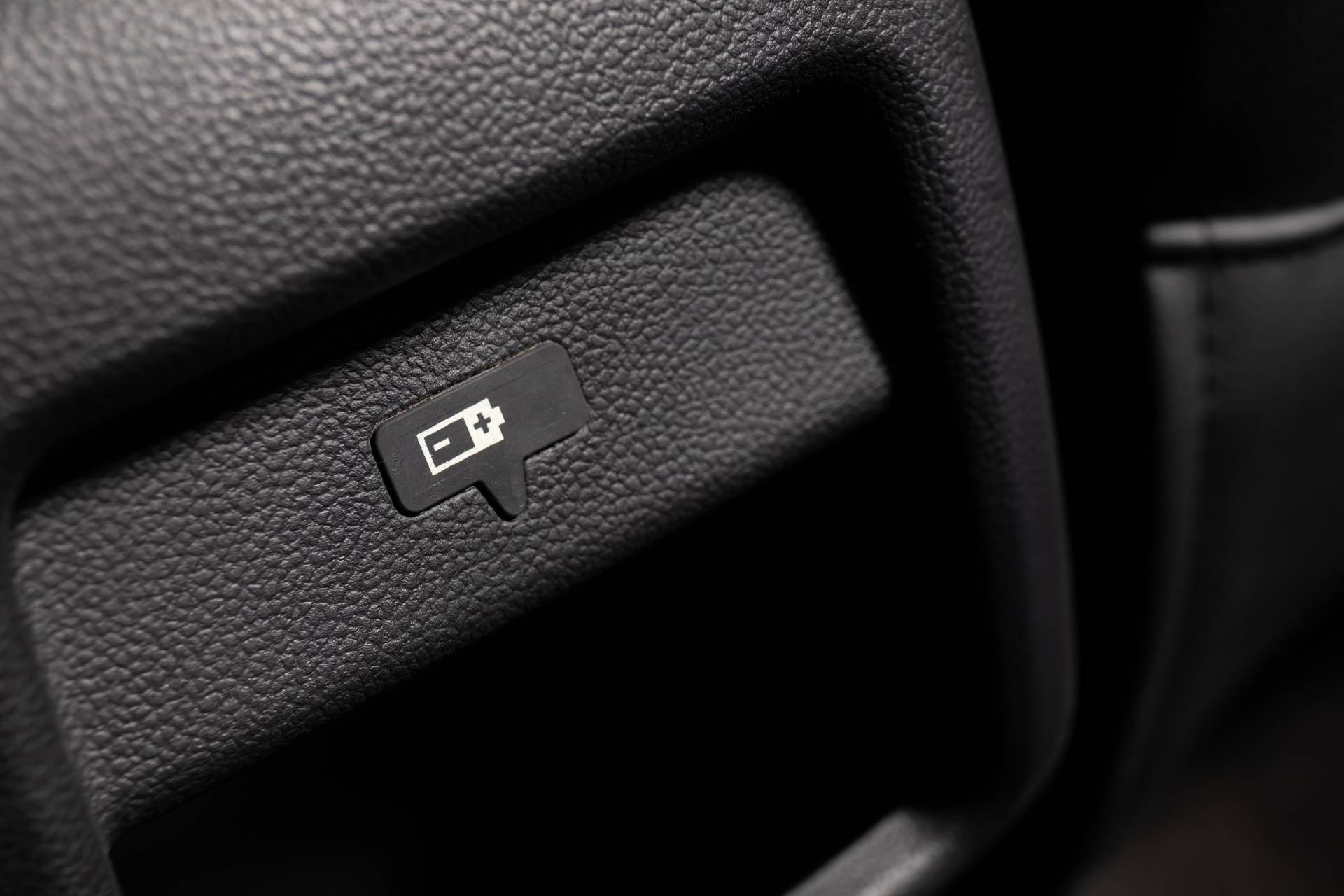 MG Racks Up 2,000 Orders For ZS EV, Extends Discounts To Next 1,000 Buyers