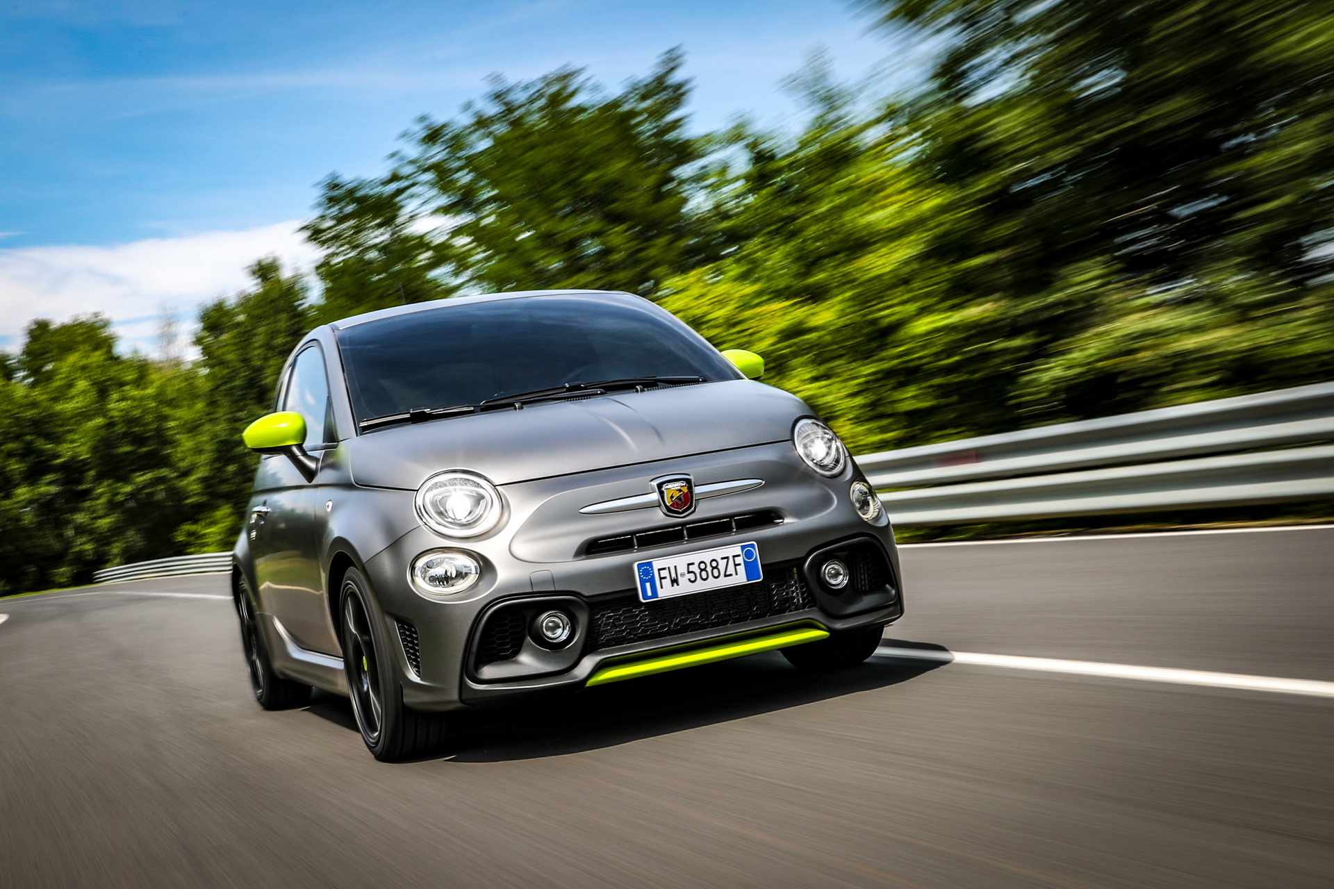 New Abarth 595 Pista Packs 165 PS In A More Focused Chassis