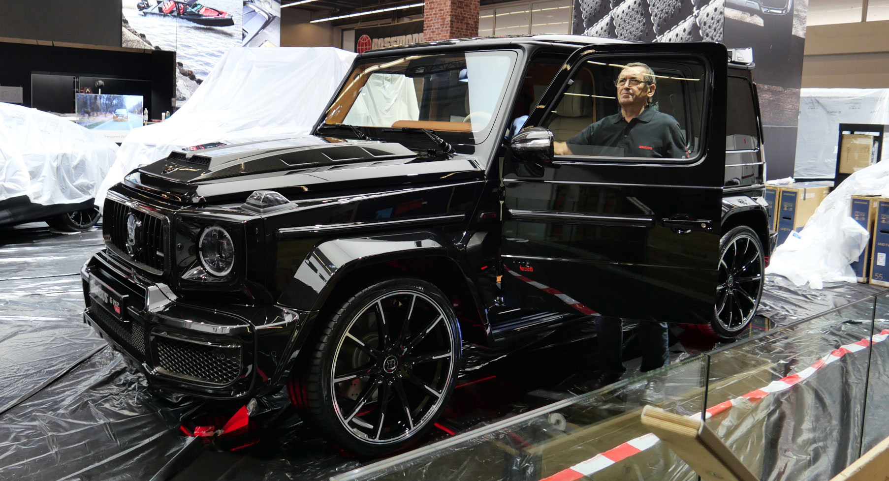 Brabus 7 Hp G V12 900 One Of Ten Is The Ultimate G Wagen Carscoops